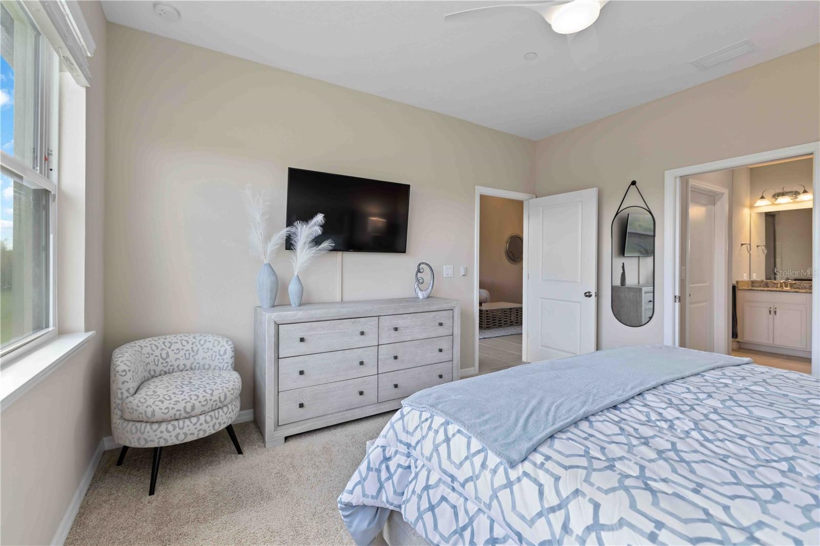 Image 17 of 41 For 13828 Messina Loop 203