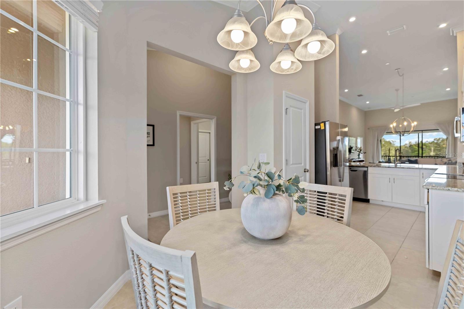 Image 6 of 41 For 13828 Messina Loop 203