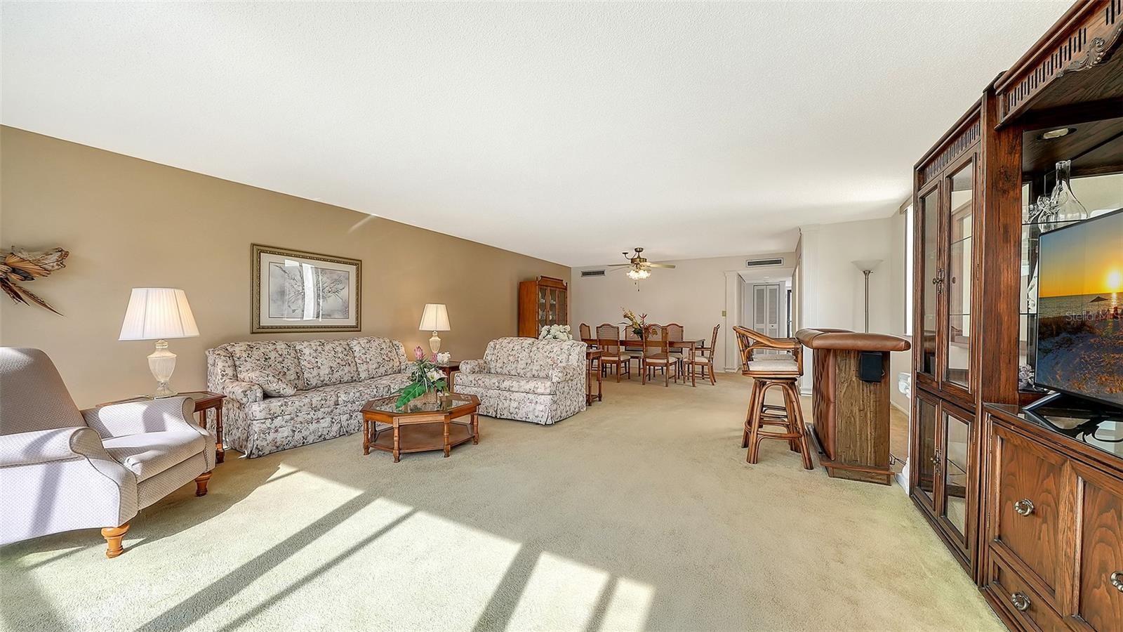 Image 10 of 36 For 6287 Midnight Pass Road 103