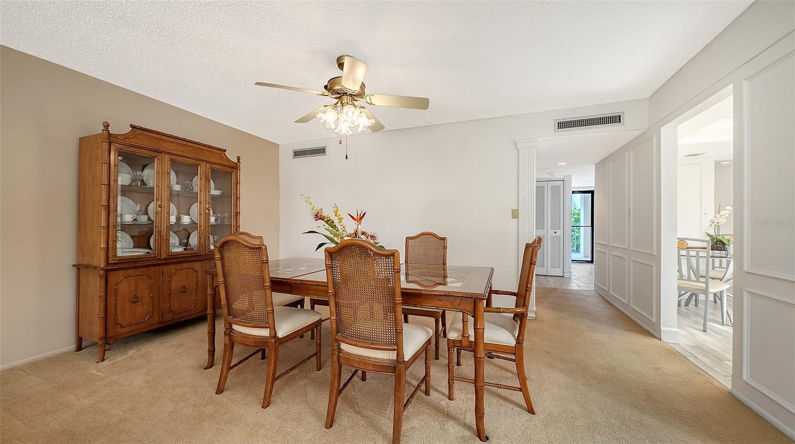 Image 11 of 36 For 6287 Midnight Pass Road 103