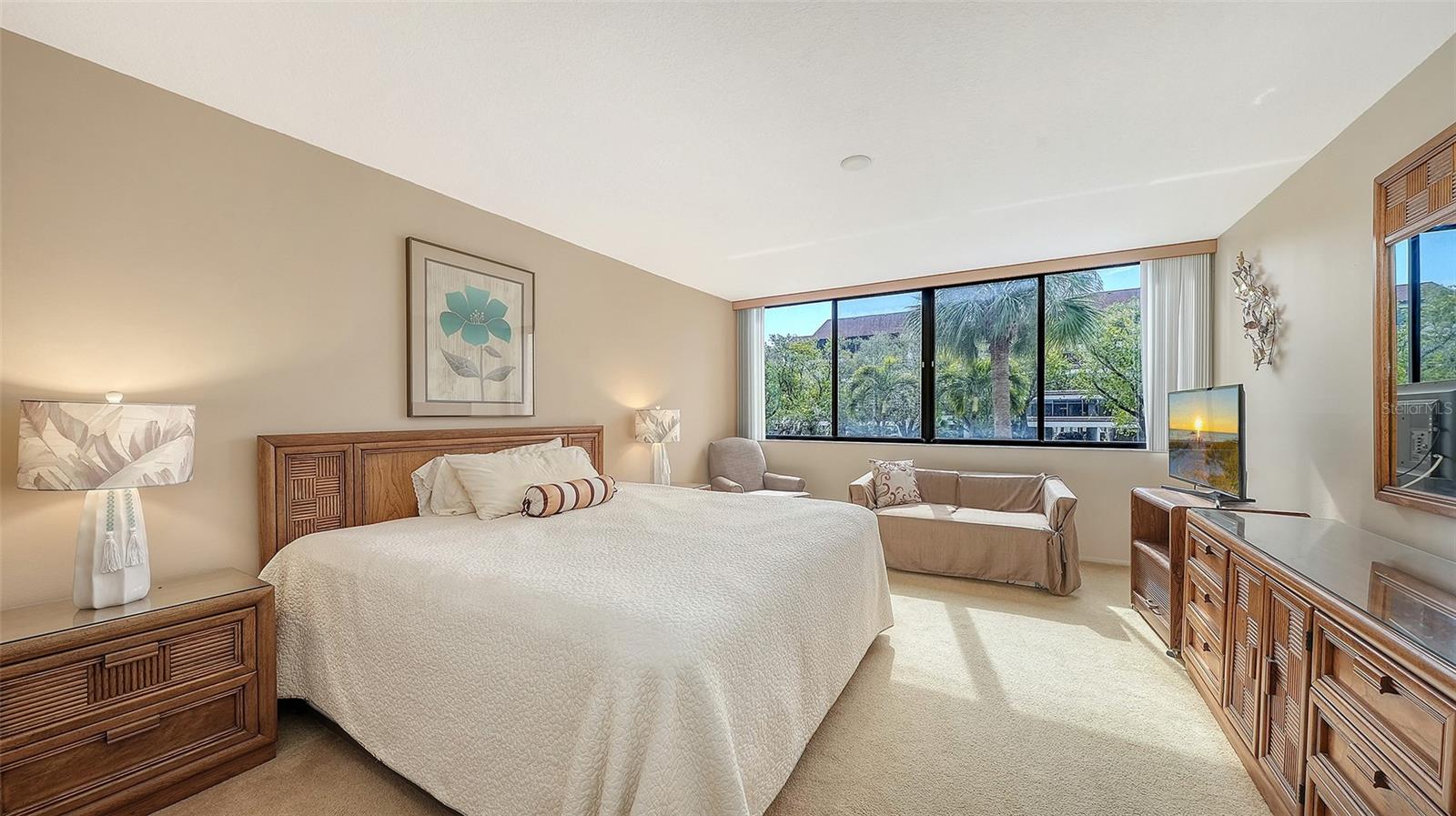 Image 17 of 36 For 6287 Midnight Pass Road 103