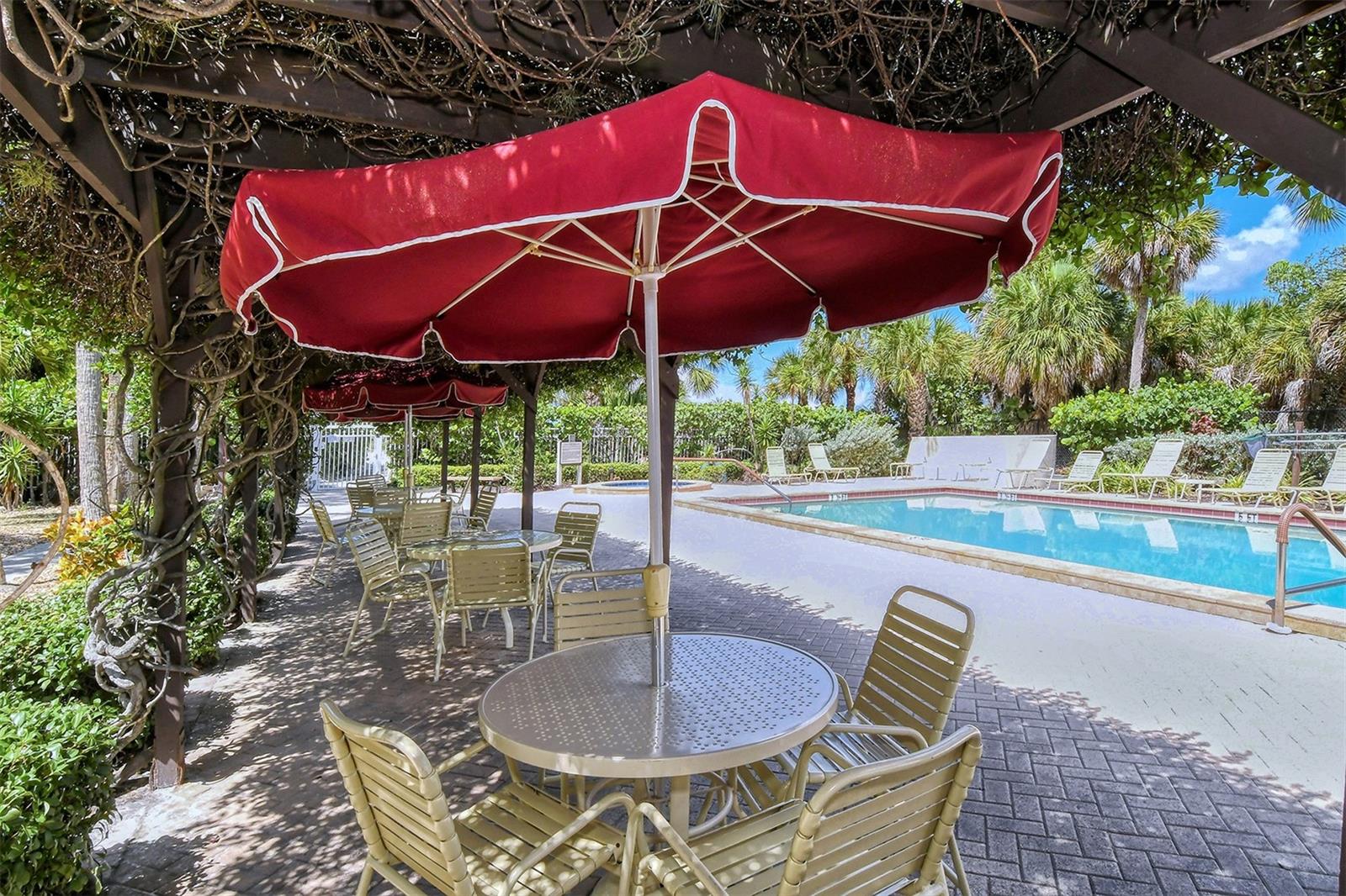 Image 26 of 36 For 6287 Midnight Pass Road 103