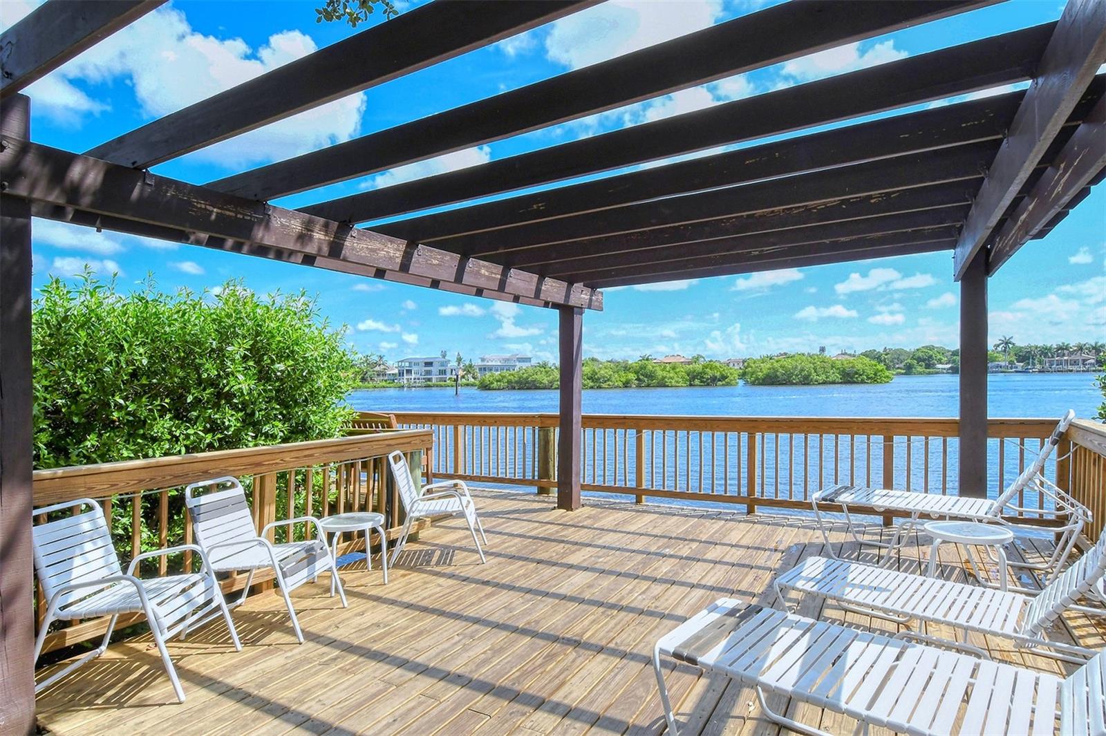 Image 28 of 36 For 6287 Midnight Pass Road 103