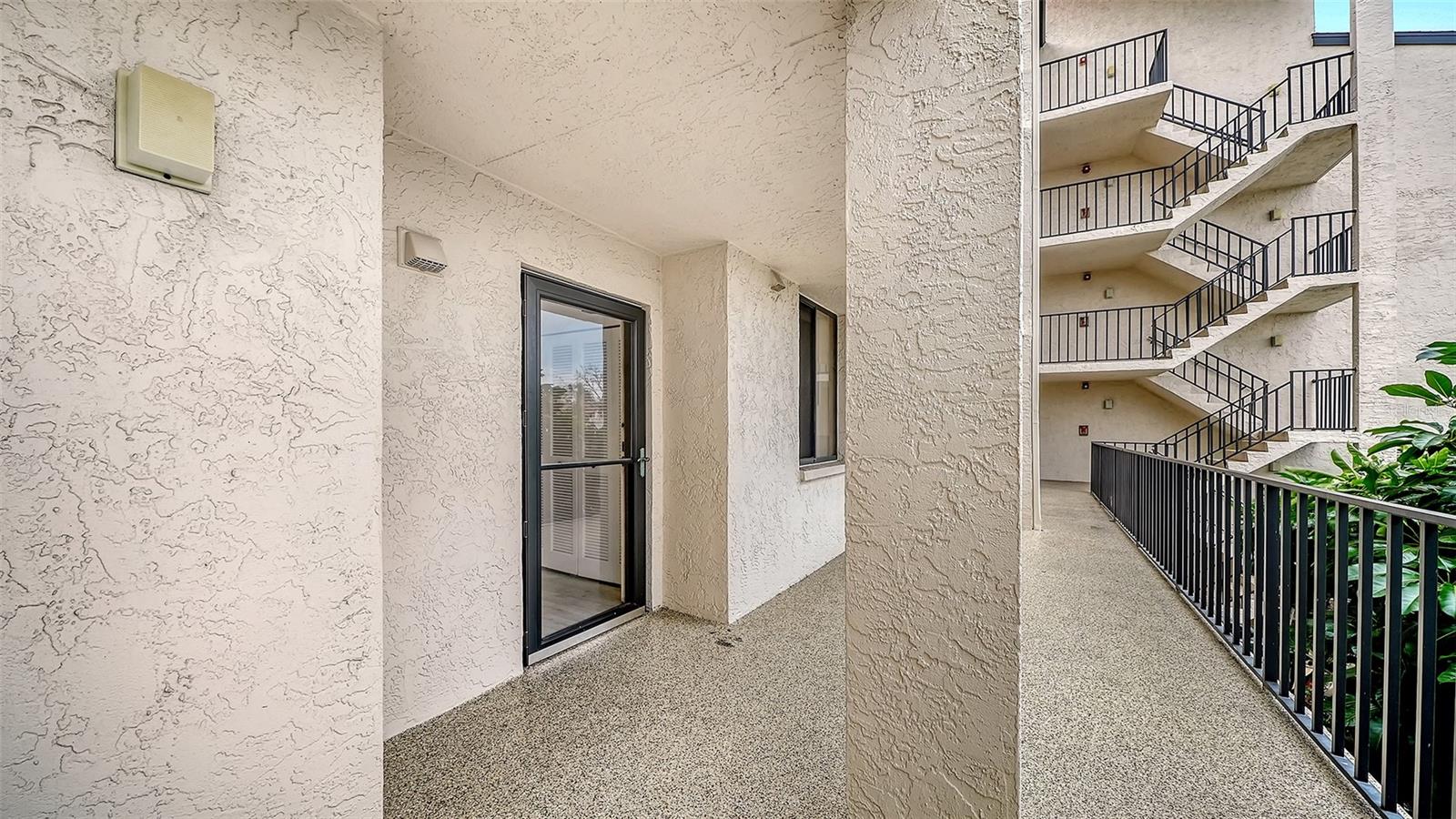 Image 3 of 36 For 6287 Midnight Pass Road 103