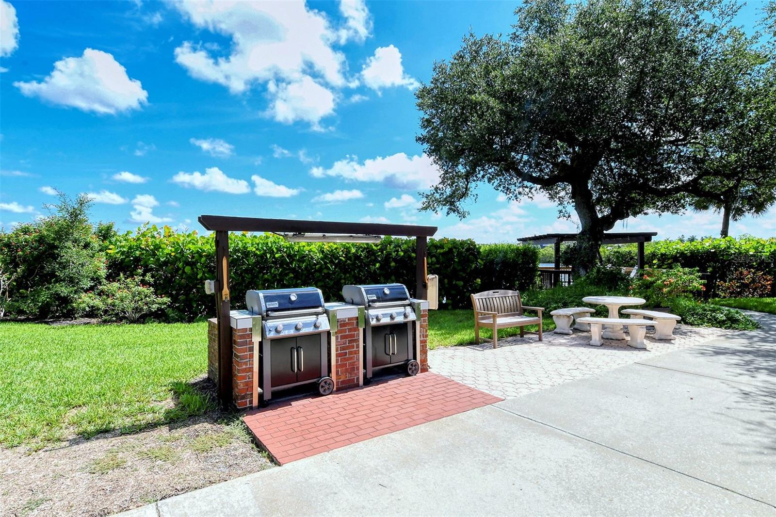 Image 30 of 36 For 6287 Midnight Pass Road 103