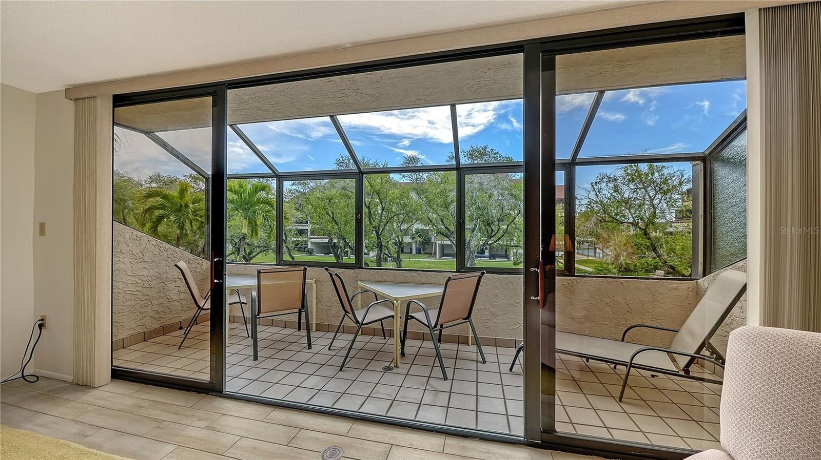 Image 7 of 36 For 6287 Midnight Pass Road 103