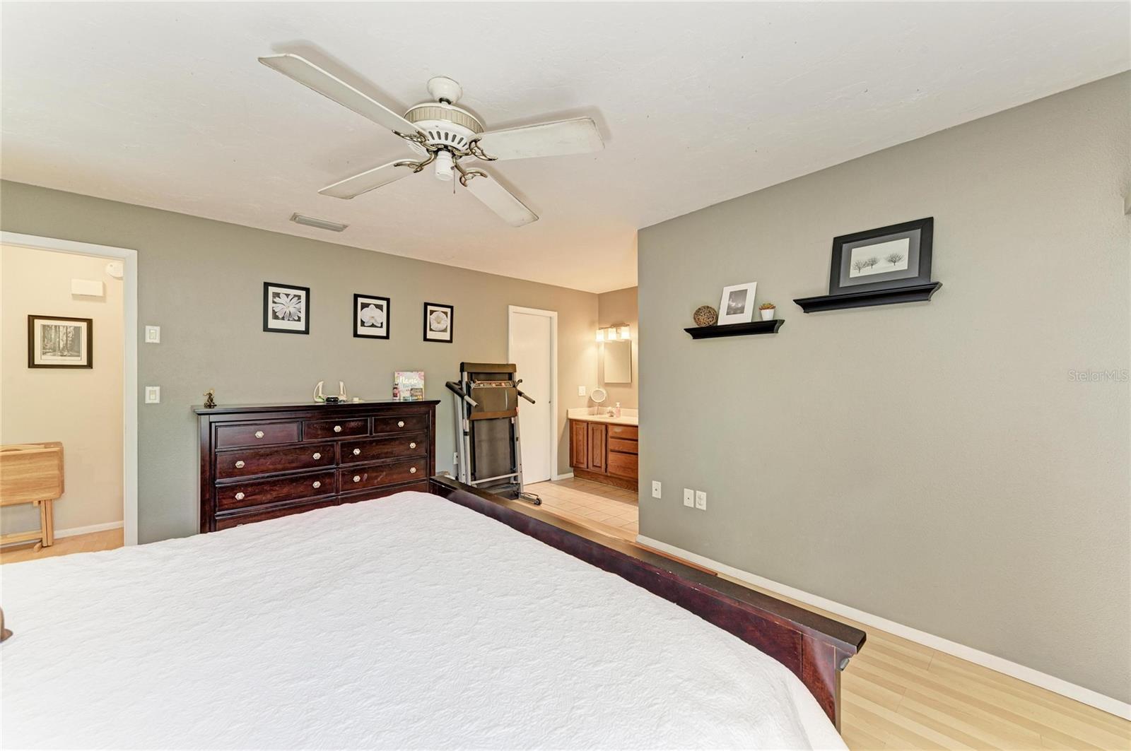 Image 15 of 45 For 4609 44th Avenue E