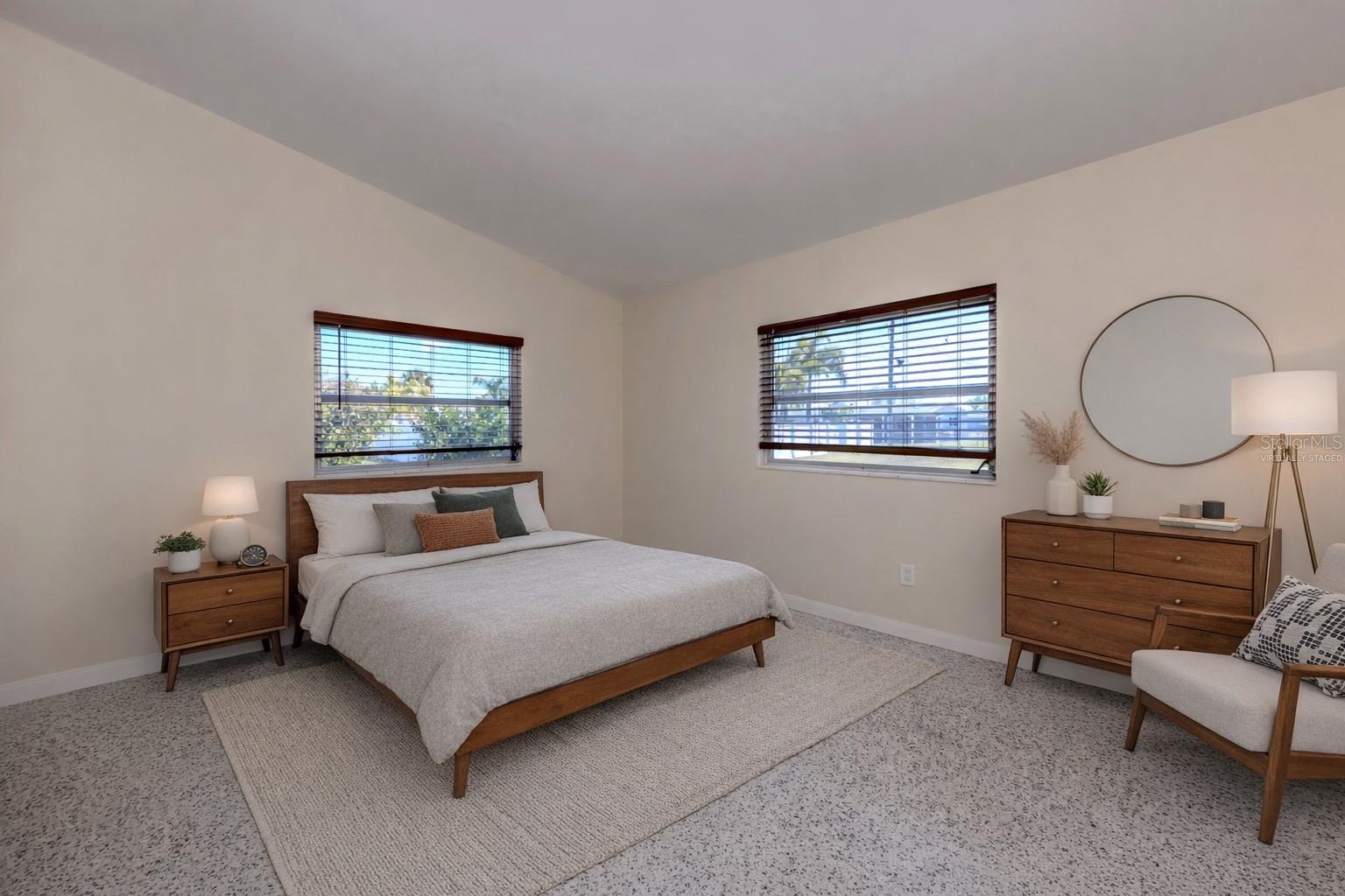 Image 21 of 70 For 317 Hillview Road