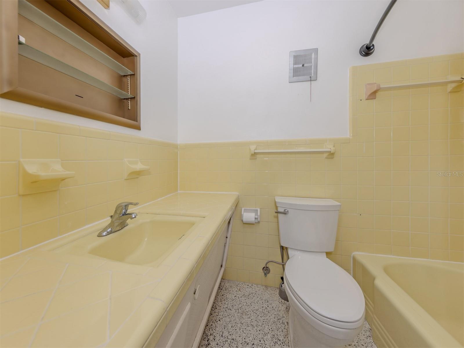 Image 26 of 70 For 317 Hillview Road