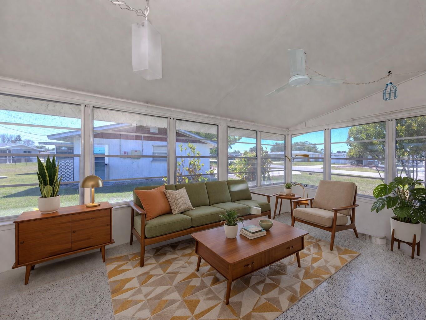 Image 27 of 70 For 317 Hillview Road