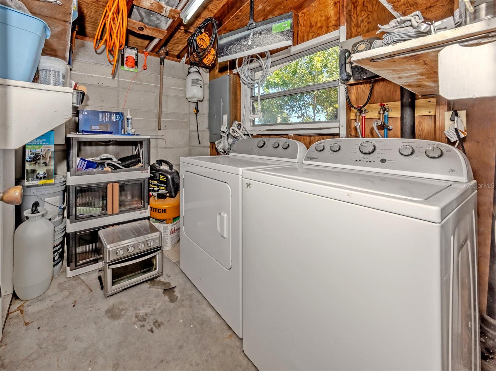 Image 30 of 70 For 317 Hillview Road