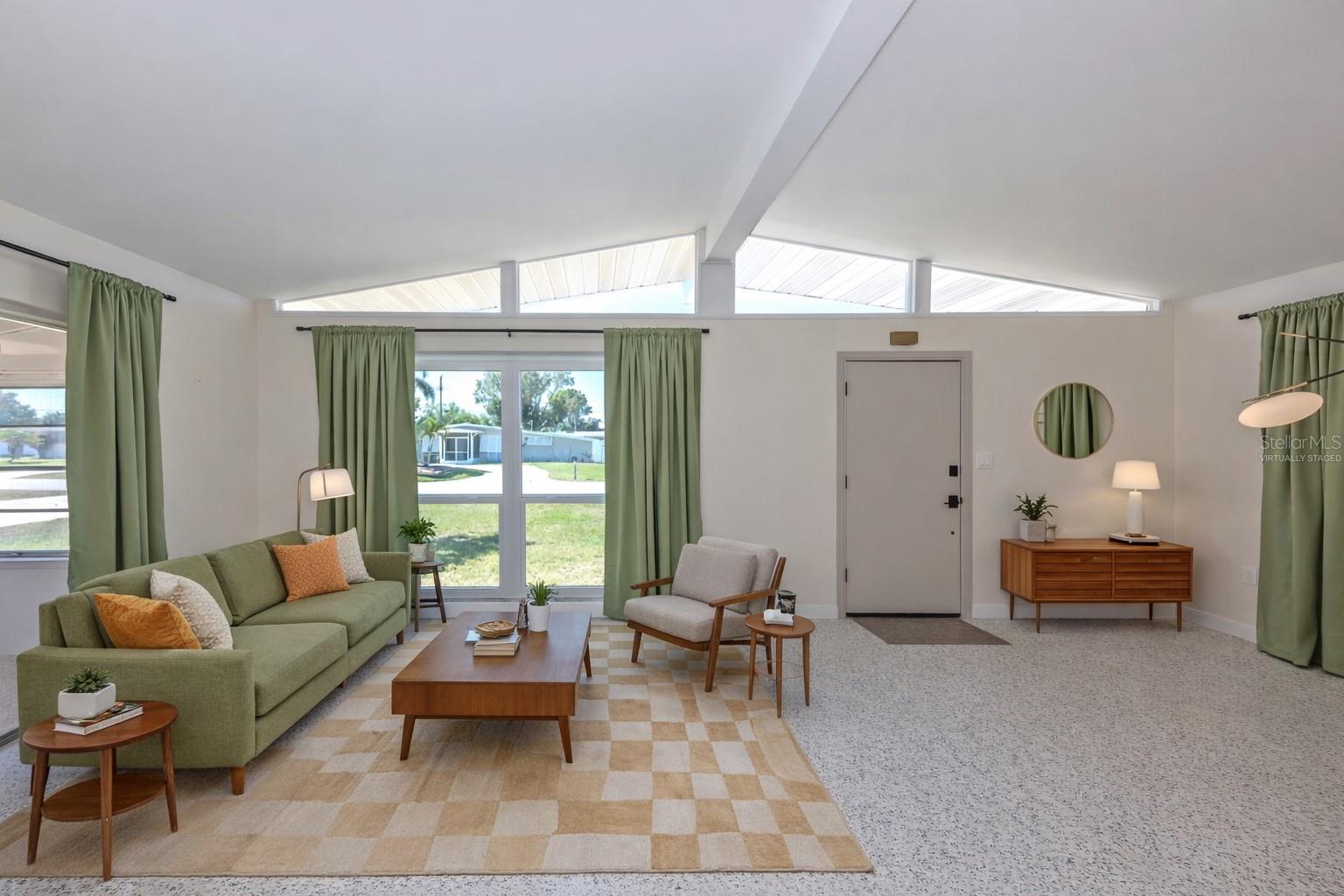 Image 4 of 70 For 317 Hillview Road