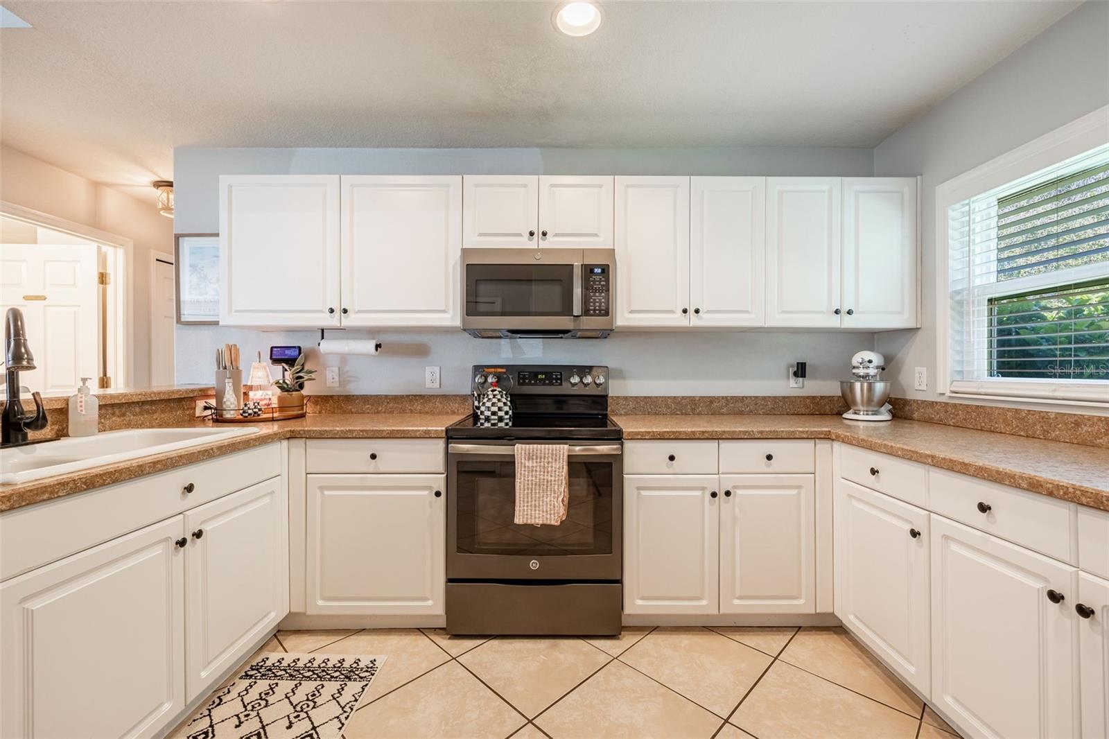 Image 17 of 44 For 2342 Beeville Avenue