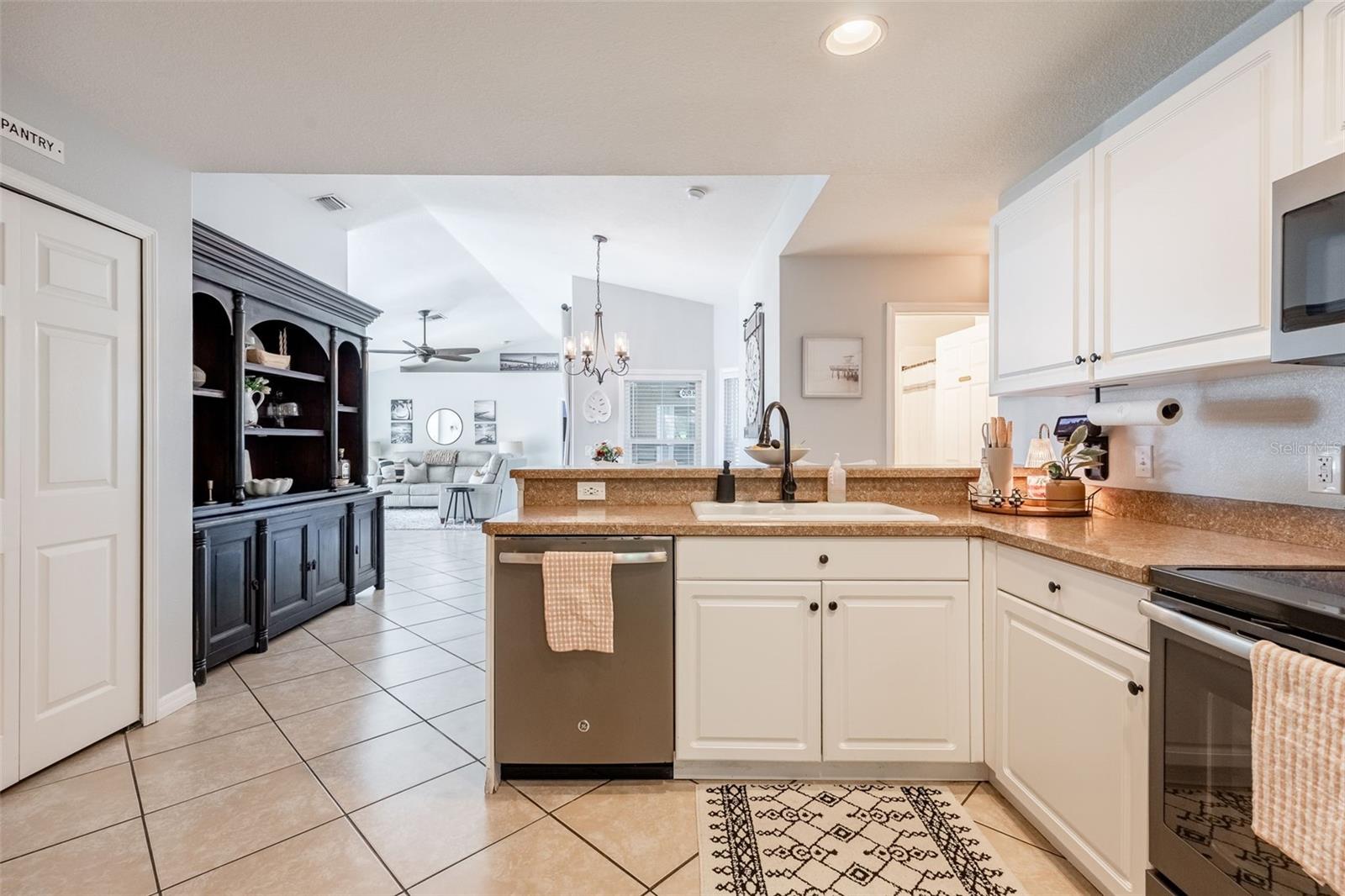 Image 19 of 44 For 2342 Beeville Avenue