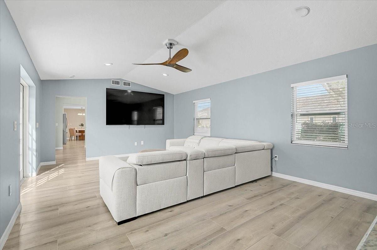 Image 19 of 51 For 3761 Countryside Road