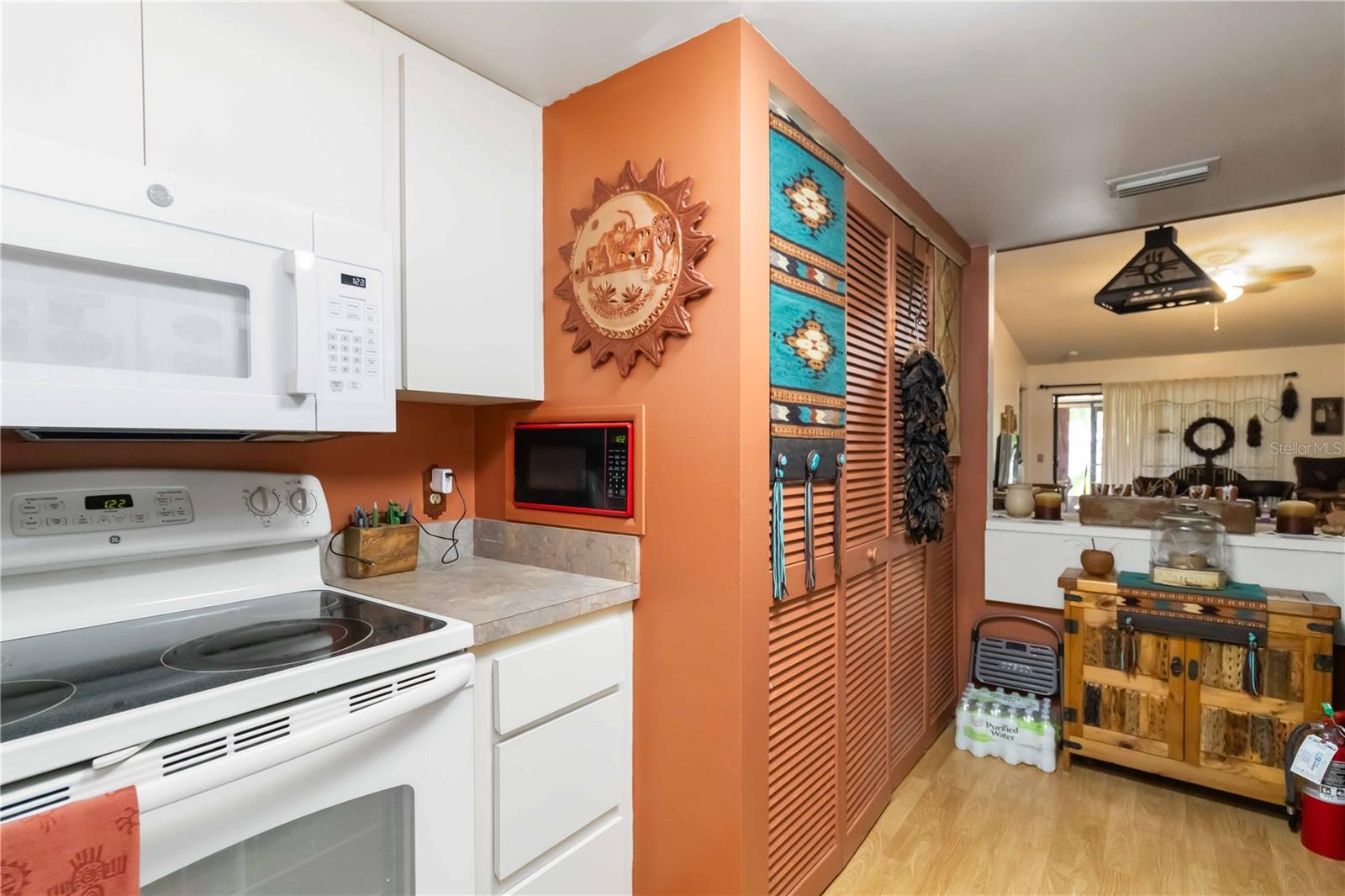 Image 10 of 21 For 6521 Heritage Lane 2621