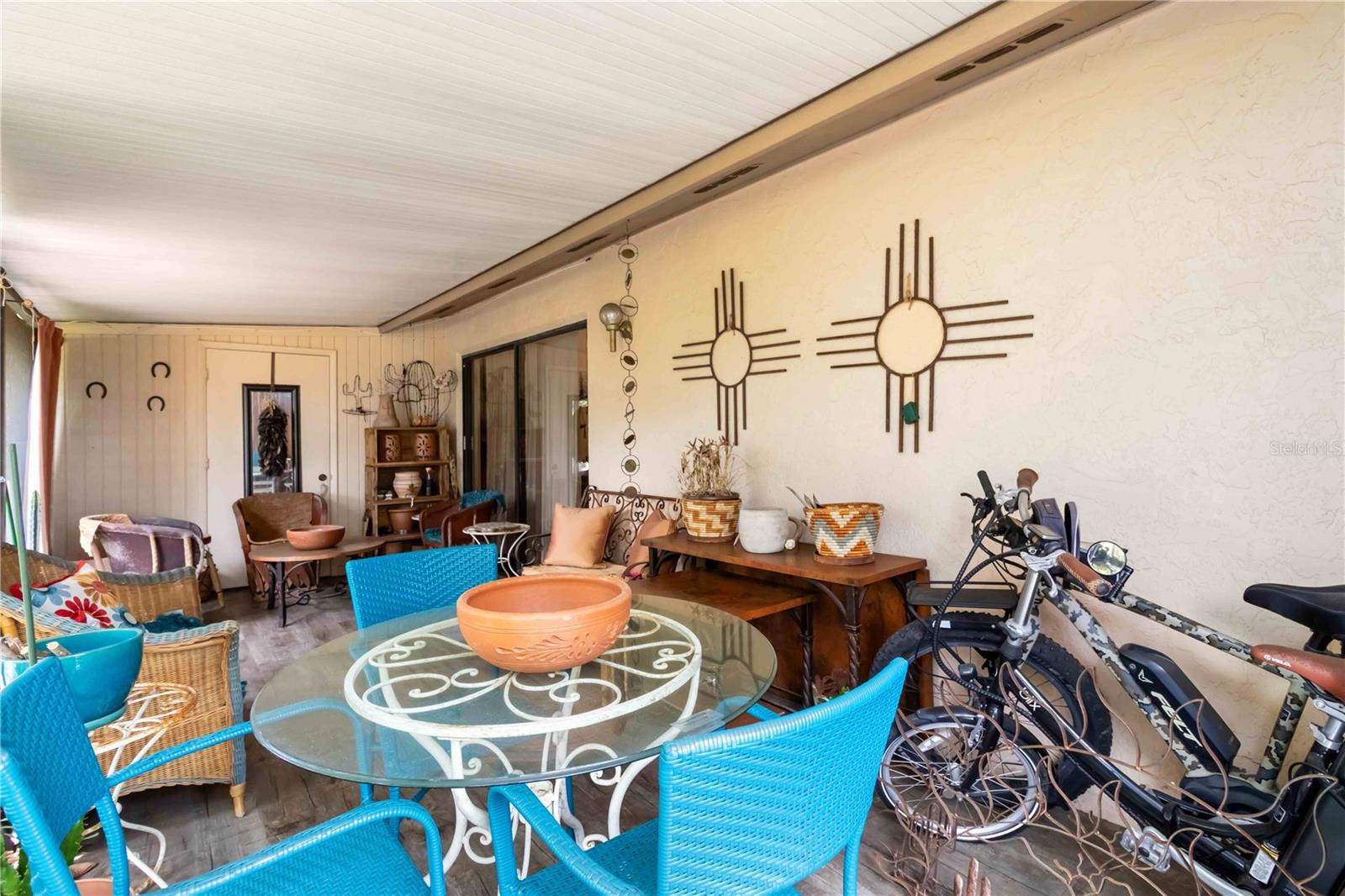 Image 16 of 21 For 6521 Heritage Lane 2621