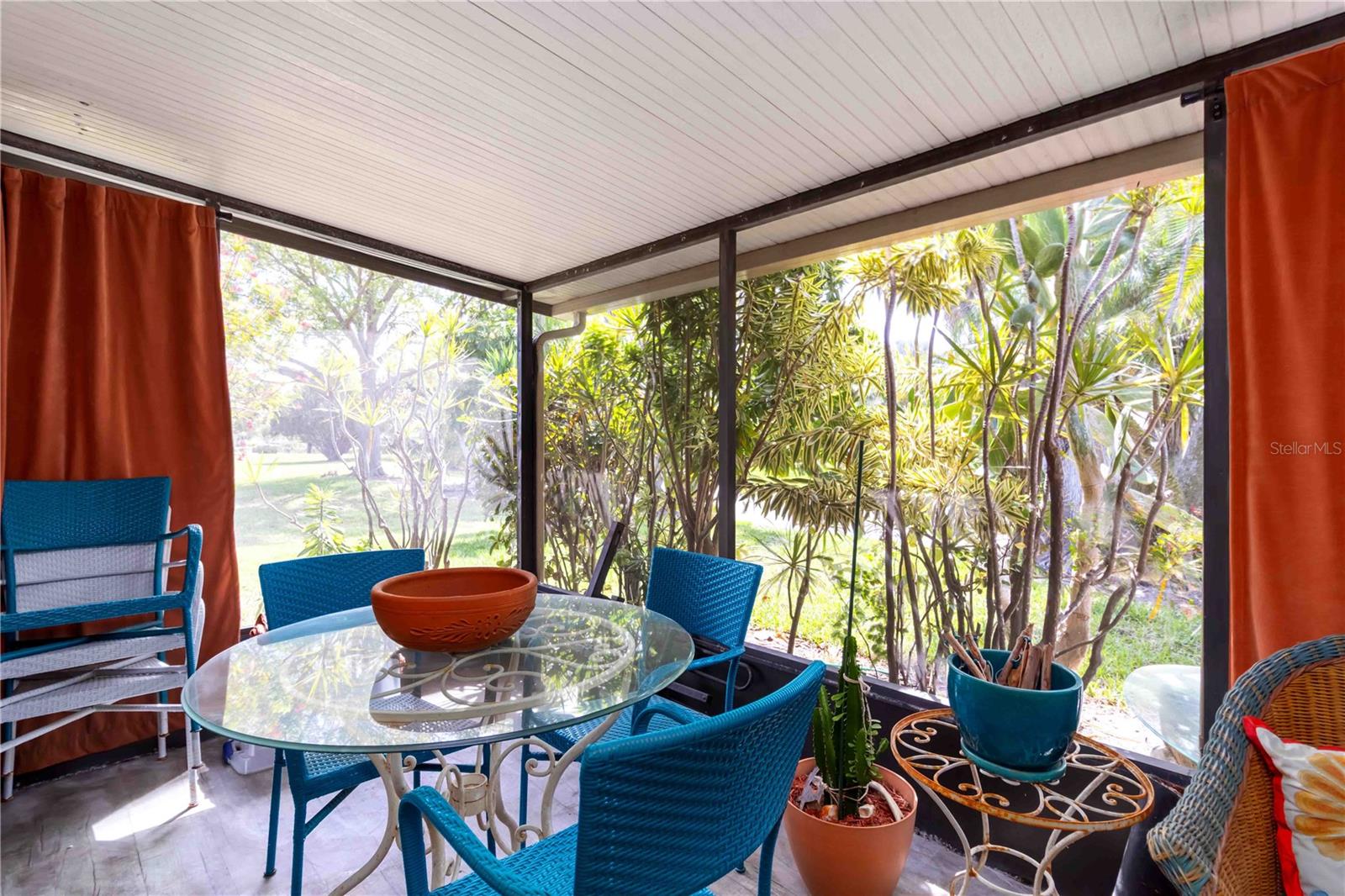 Image 17 of 21 For 6521 Heritage Lane 2621