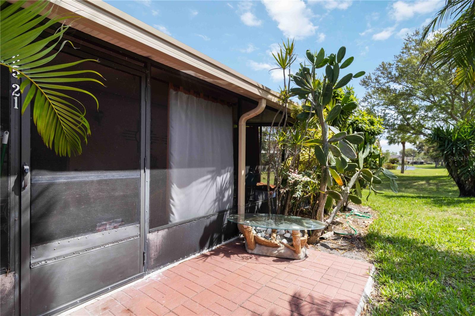 Image 18 of 21 For 6521 Heritage Lane 2621