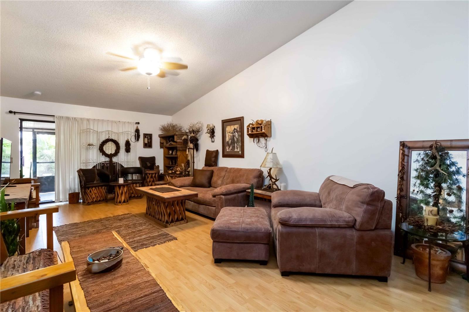 Image 3 of 21 For 6521 Heritage Lane 2621