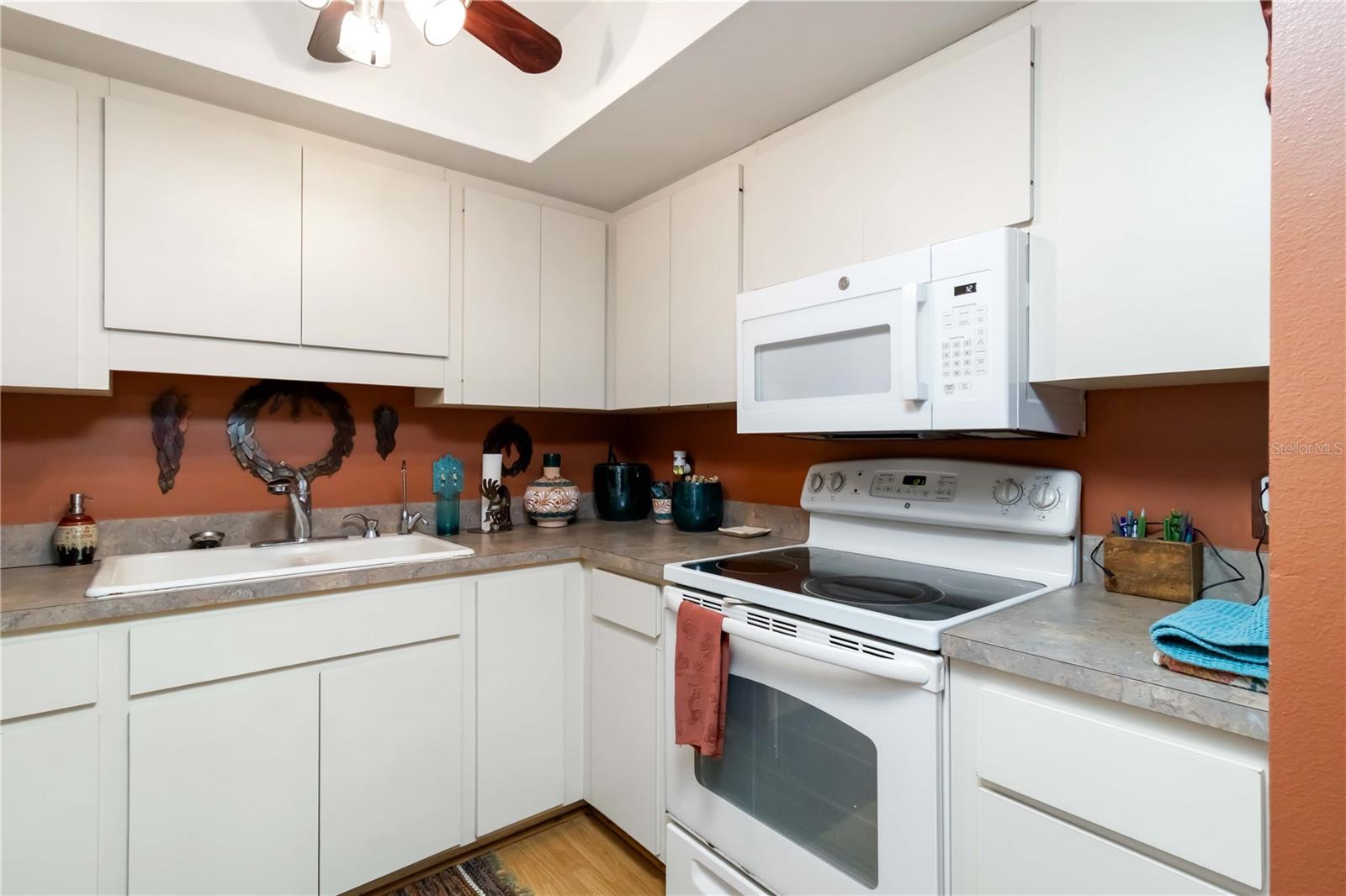 Image 6 of 21 For 6521 Heritage Lane 2621