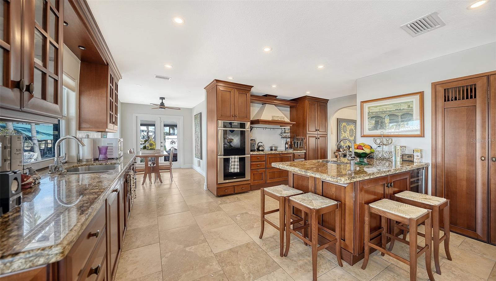 Image 14 of 54 For 10432 Spoonbill Road W