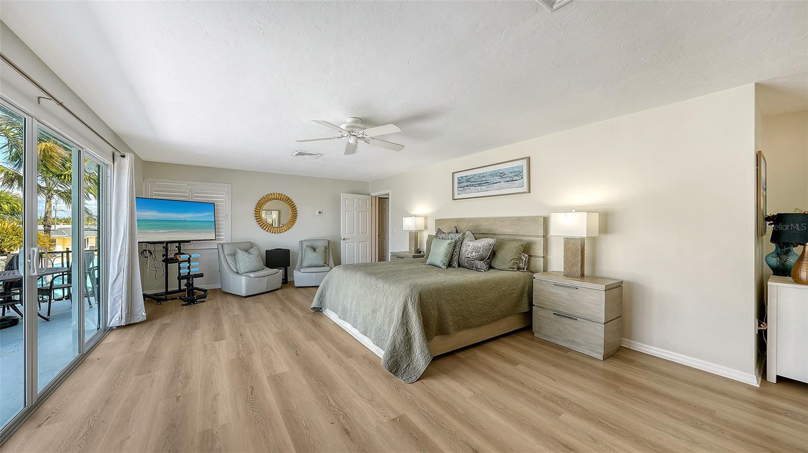 Image 16 of 54 For 10432 Spoonbill Road W