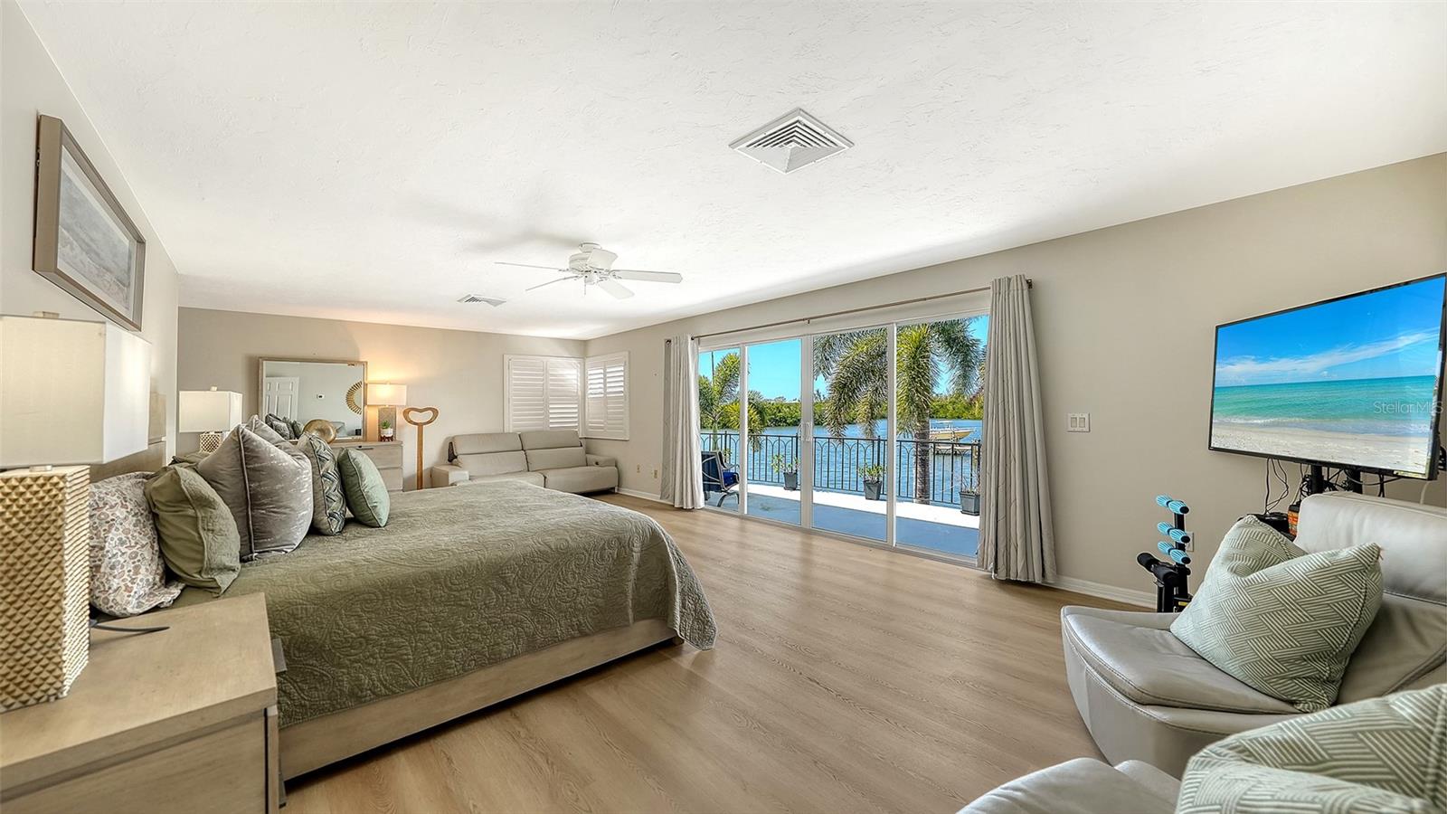 Image 17 of 54 For 10432 Spoonbill Road W