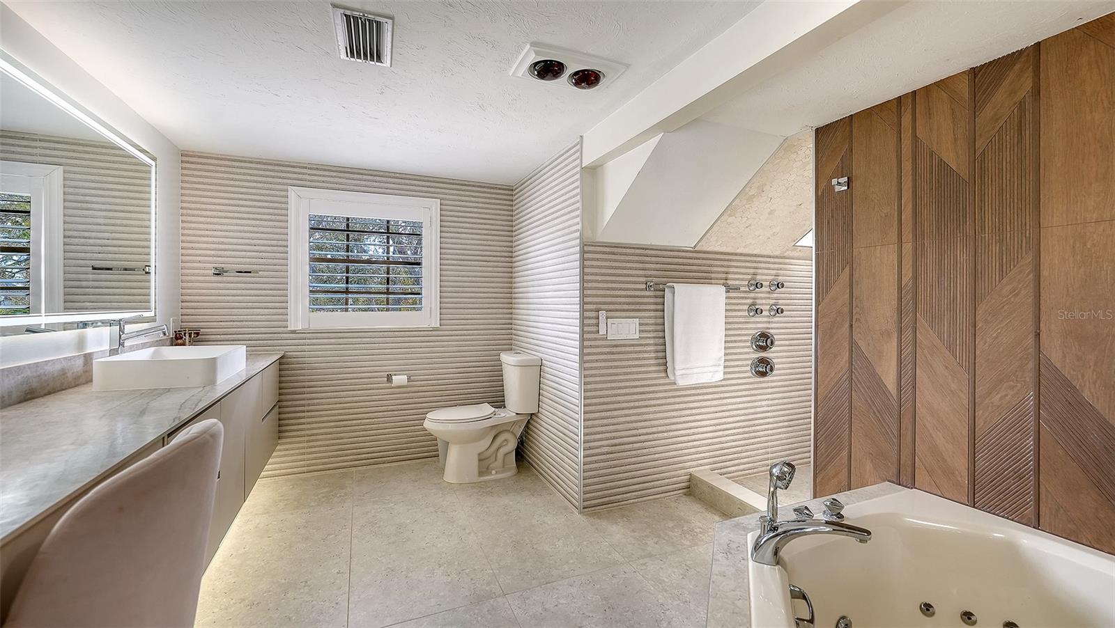 Image 19 of 54 For 10432 Spoonbill Road W