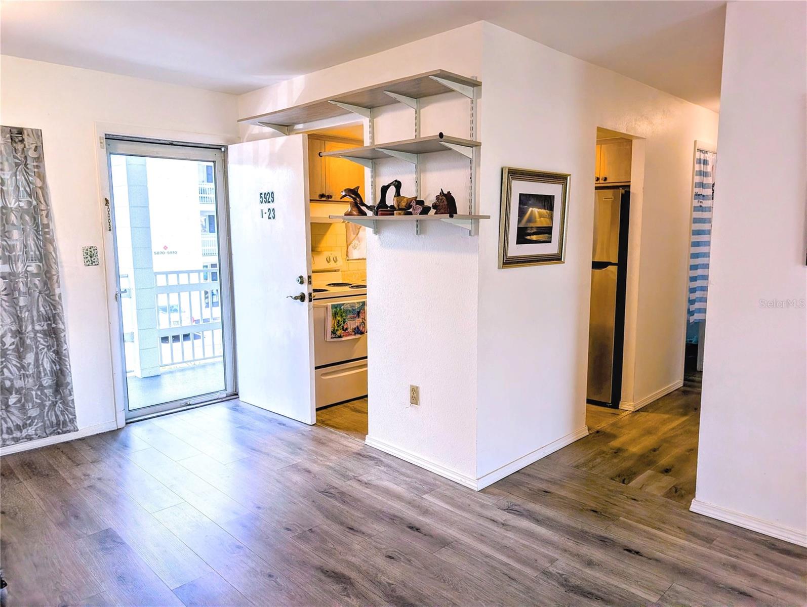 Image 2 of 24 For 5929 Easy Street I-23