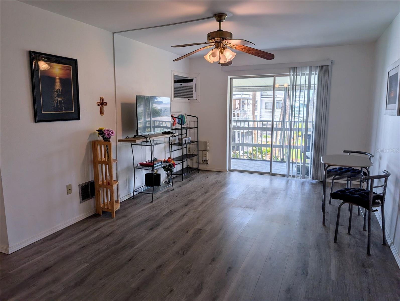 Image 8 of 24 For 5929 Easy Street I-23