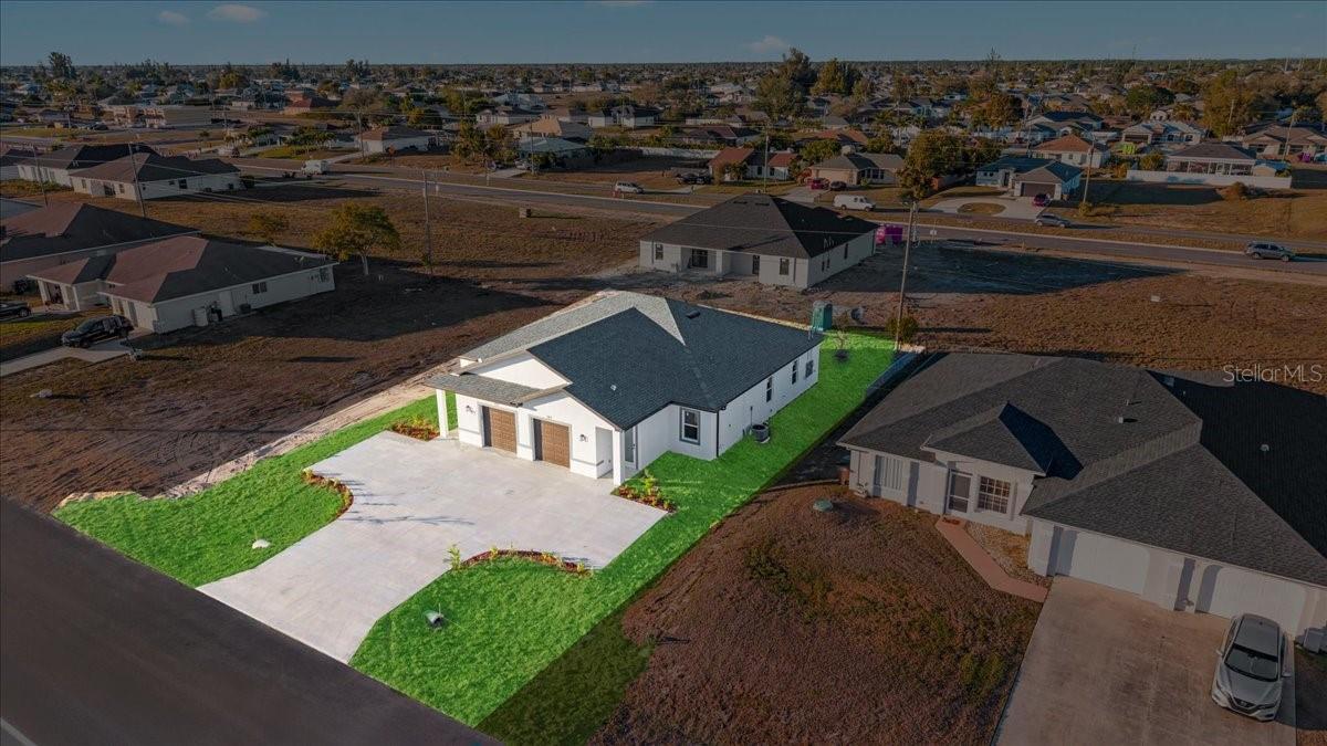 Image 5 of 23 For 826-828 Diplomat Parkway E