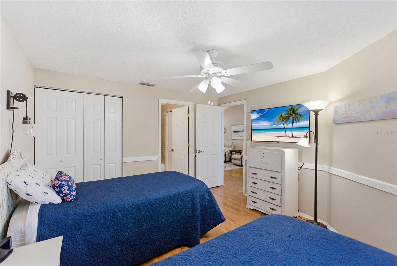 Image 22 of 36 For 5905 36th Avenue Circle W