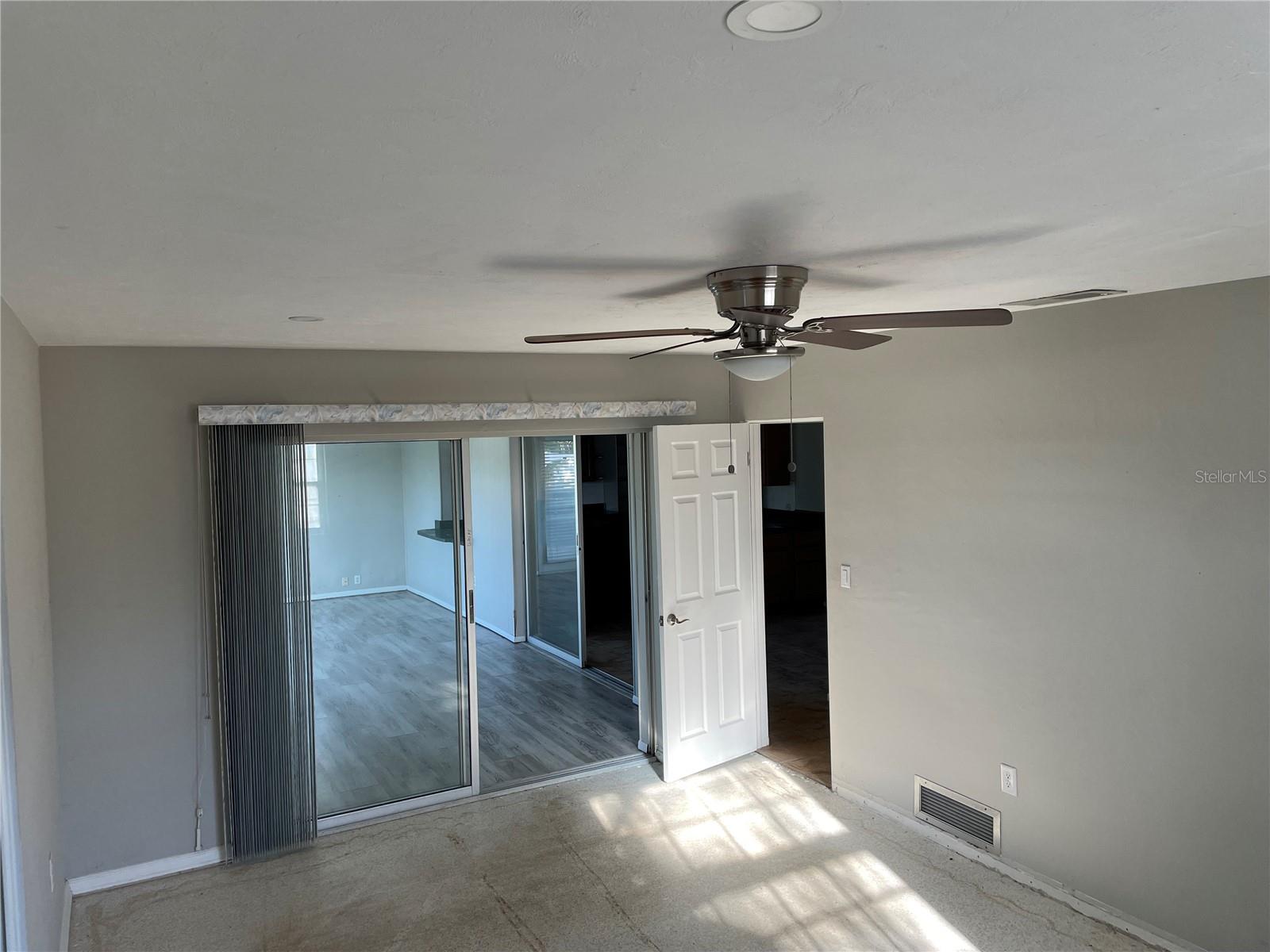 Image 10 of 29 For 10307 Sandpiper Road W