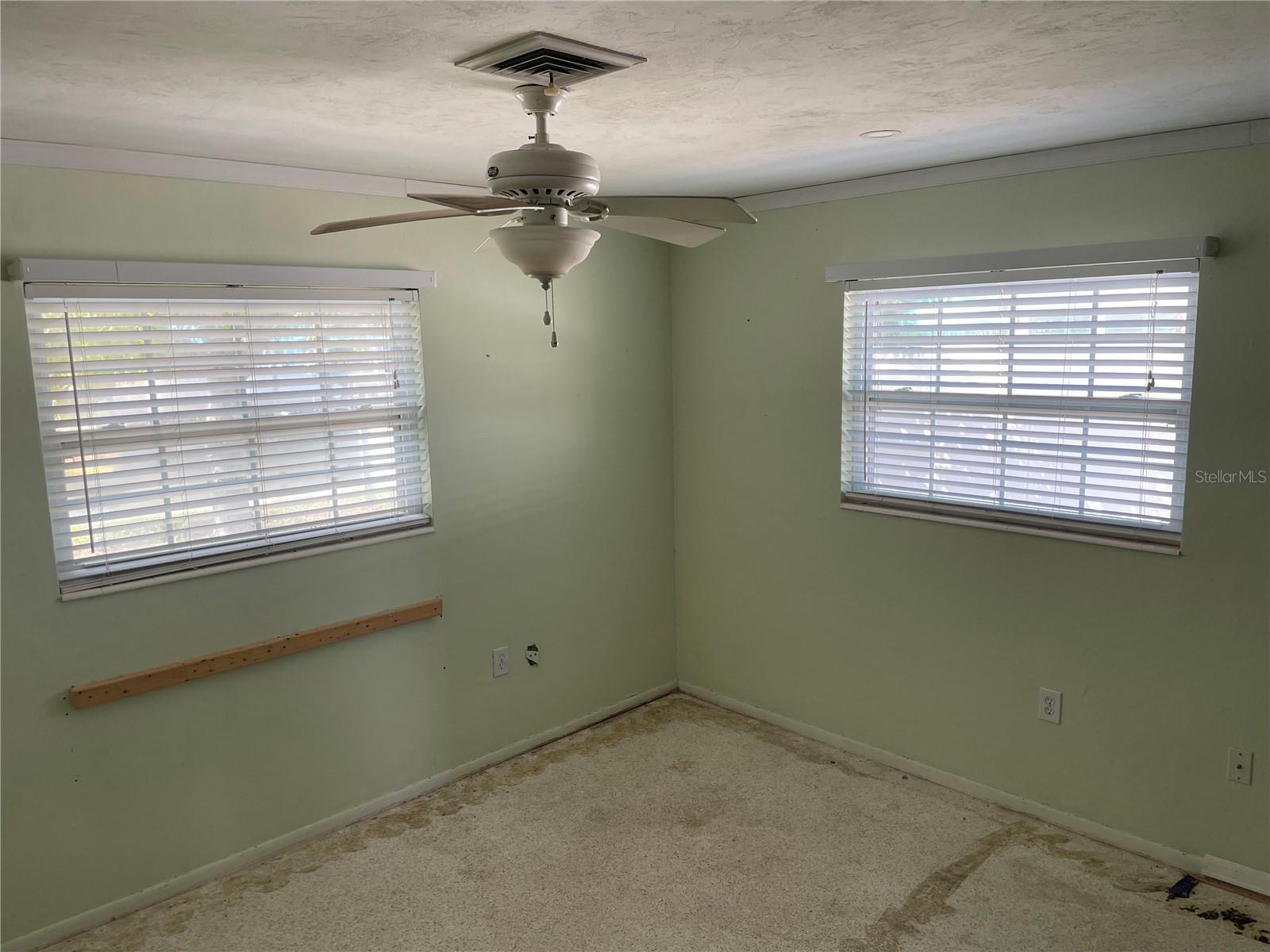 Image 14 of 29 For 10307 Sandpiper Road W