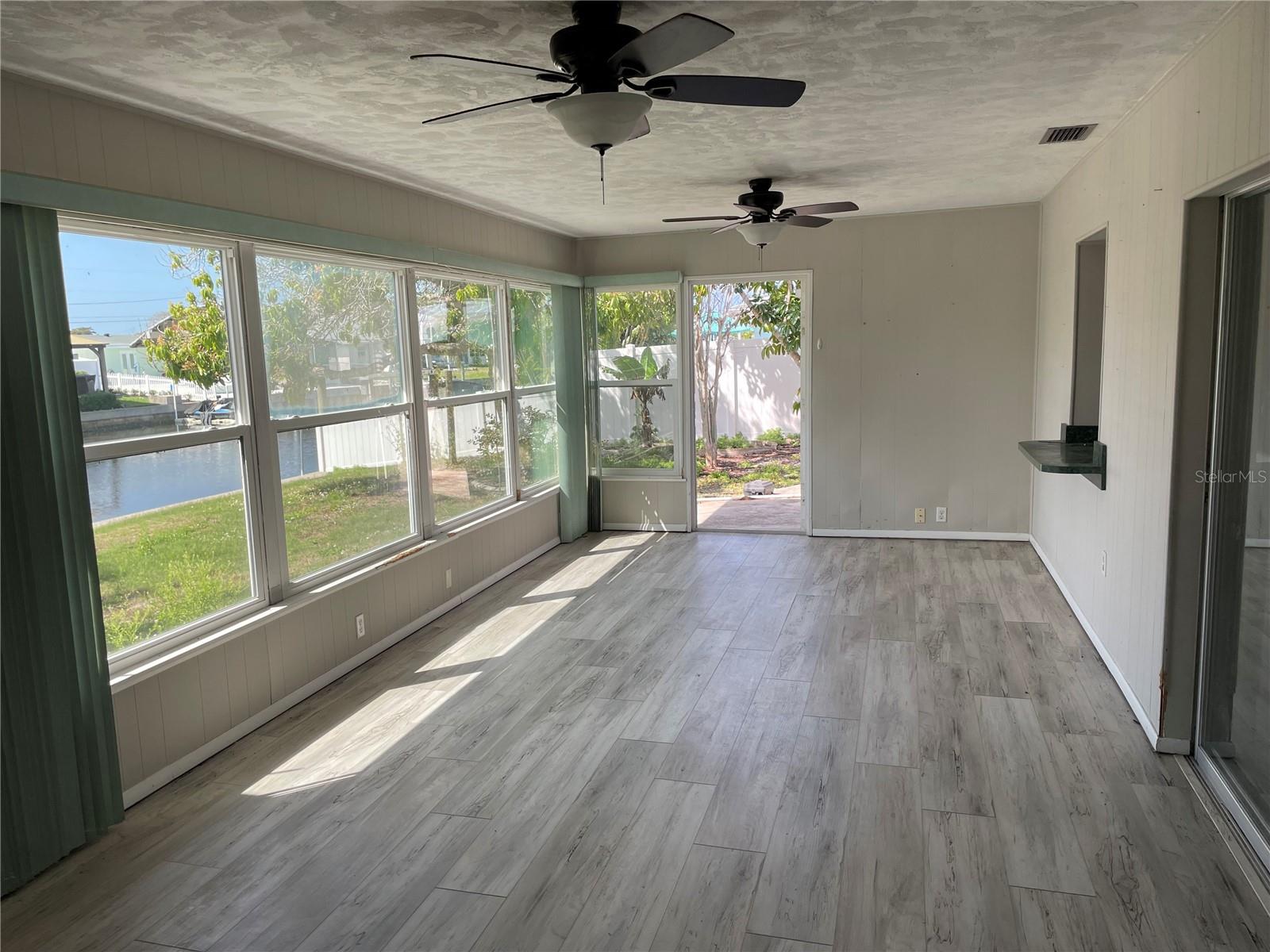 Image 17 of 29 For 10307 Sandpiper Road W