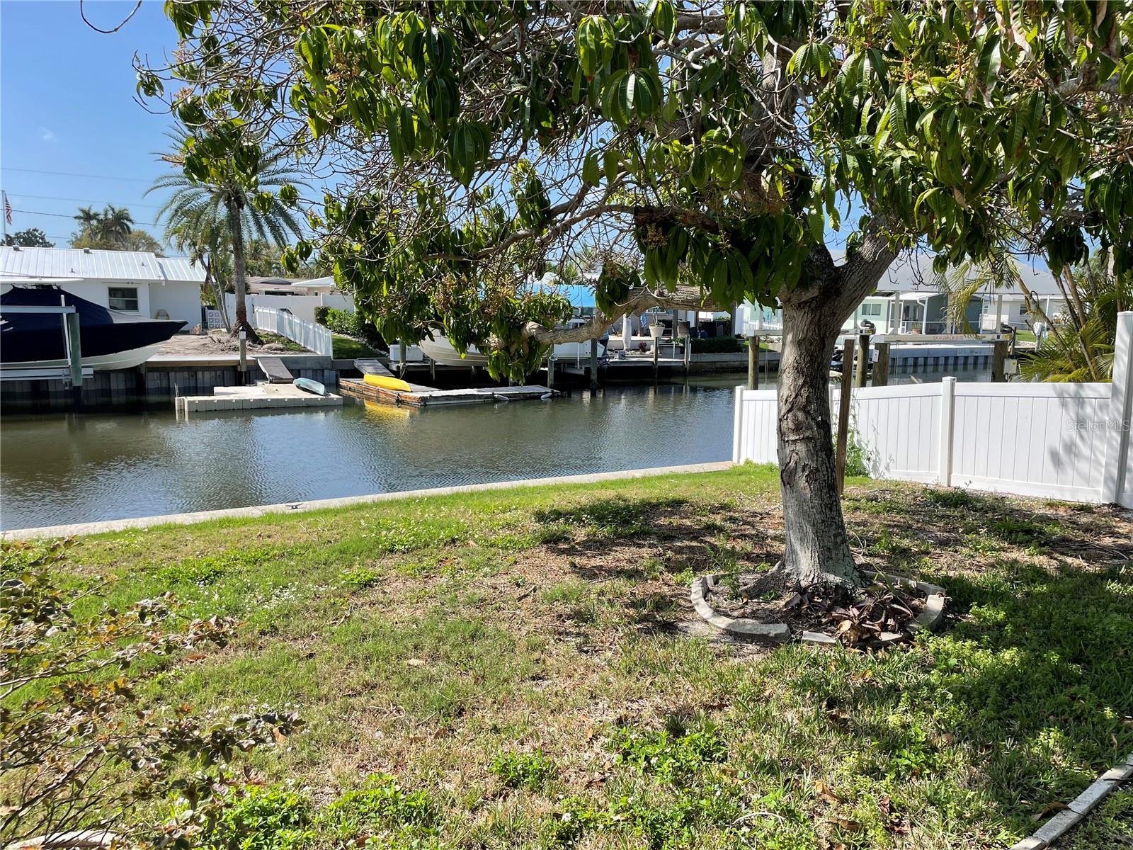 Image 22 of 29 For 10307 Sandpiper Road W