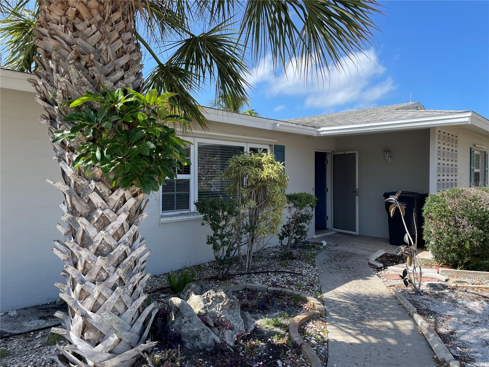 Image 3 of 29 For 10307 Sandpiper Road W