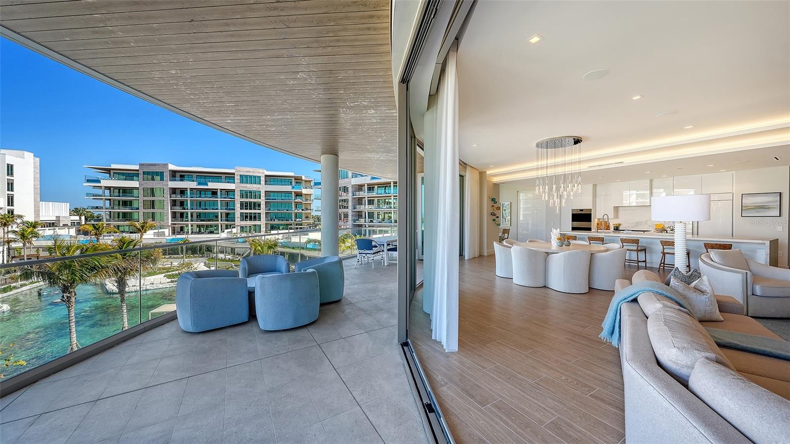 Image 21 of 69 For 1561 Gulf Of Mexico Drive 304