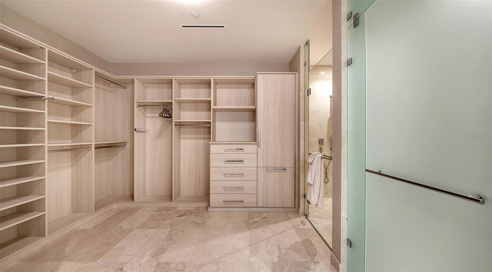 Image 33 of 69 For 1561 Gulf Of Mexico Drive 304