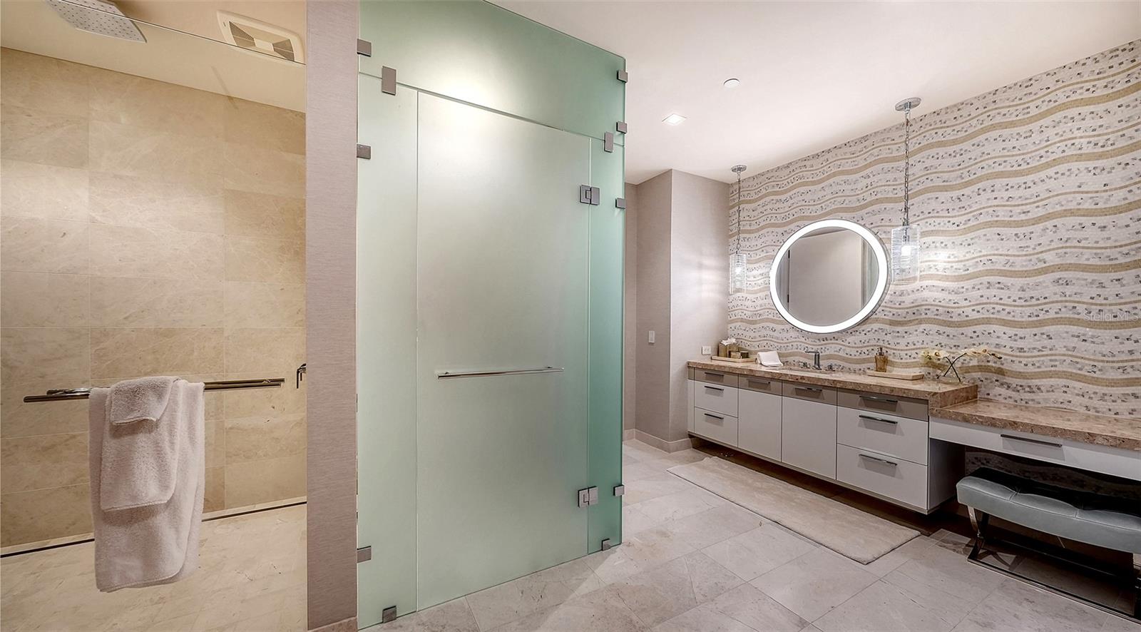 Image 34 of 69 For 1561 Gulf Of Mexico Drive 304