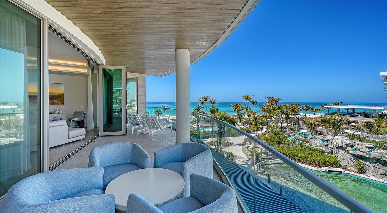 Image 4 of 69 For 1561 Gulf Of Mexico Drive 304