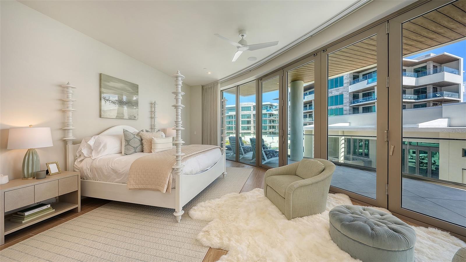 Image 42 of 69 For 1561 Gulf Of Mexico Drive 304