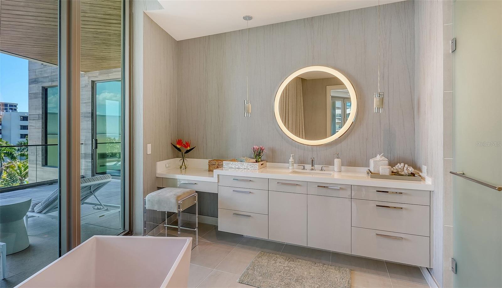 Image 43 of 69 For 1561 Gulf Of Mexico Drive 304