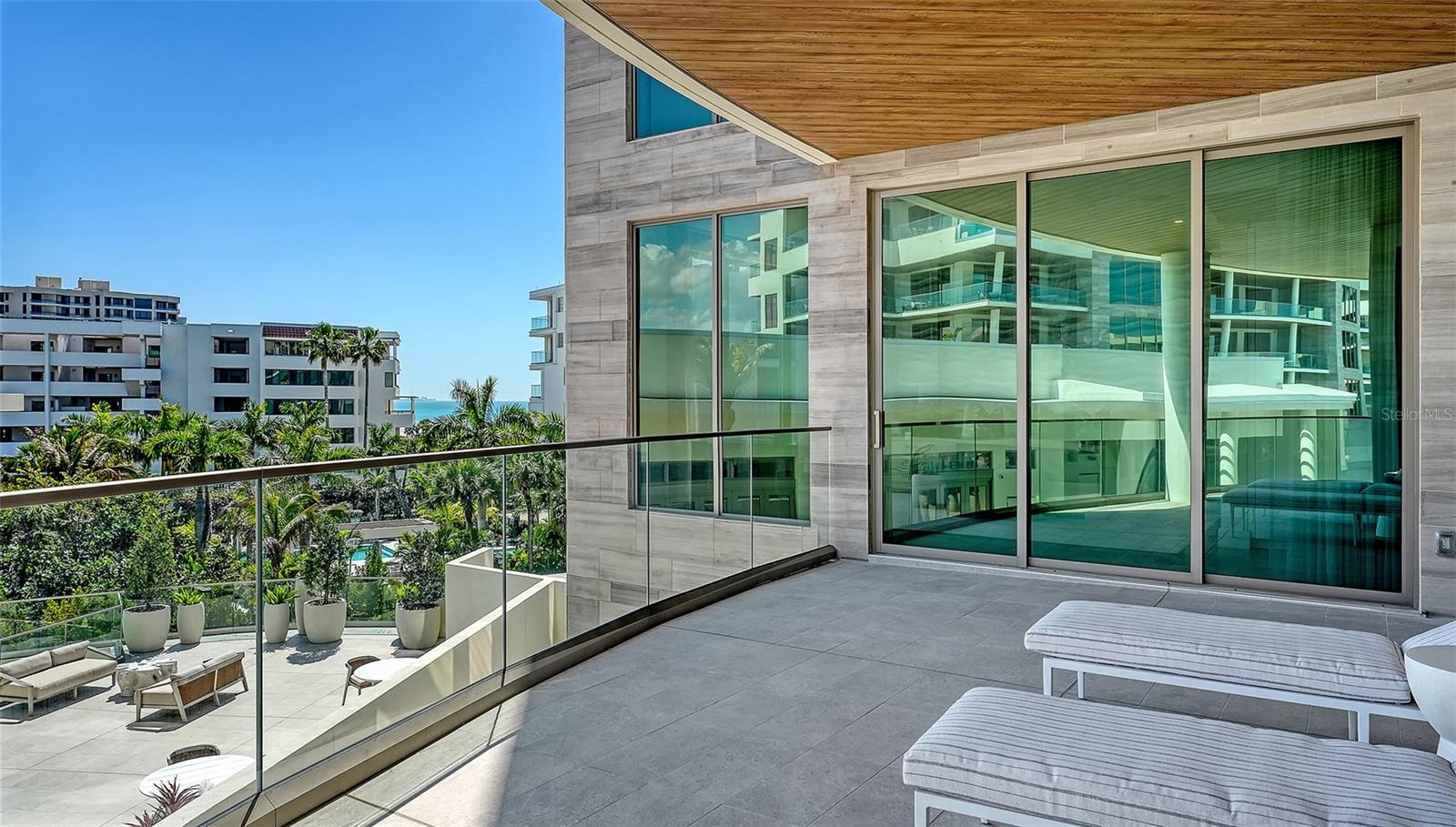 Image 45 of 69 For 1561 Gulf Of Mexico Drive 304