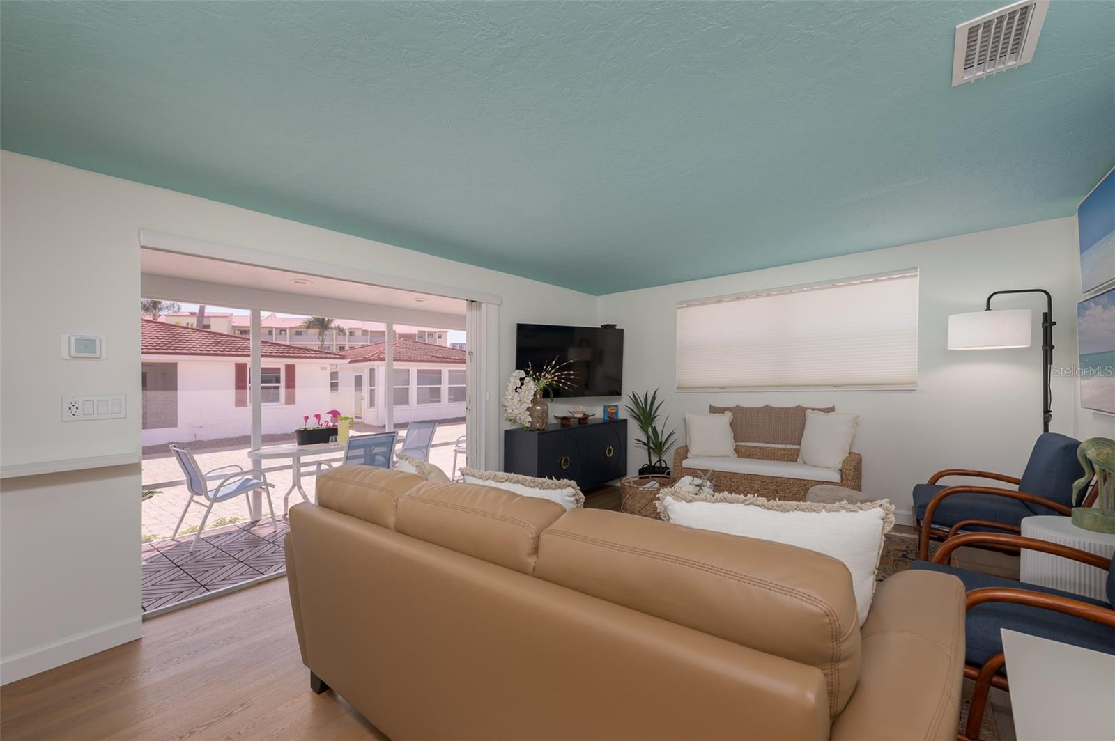 Image 11 of 45 For 6154 Midnight Pass Road A13