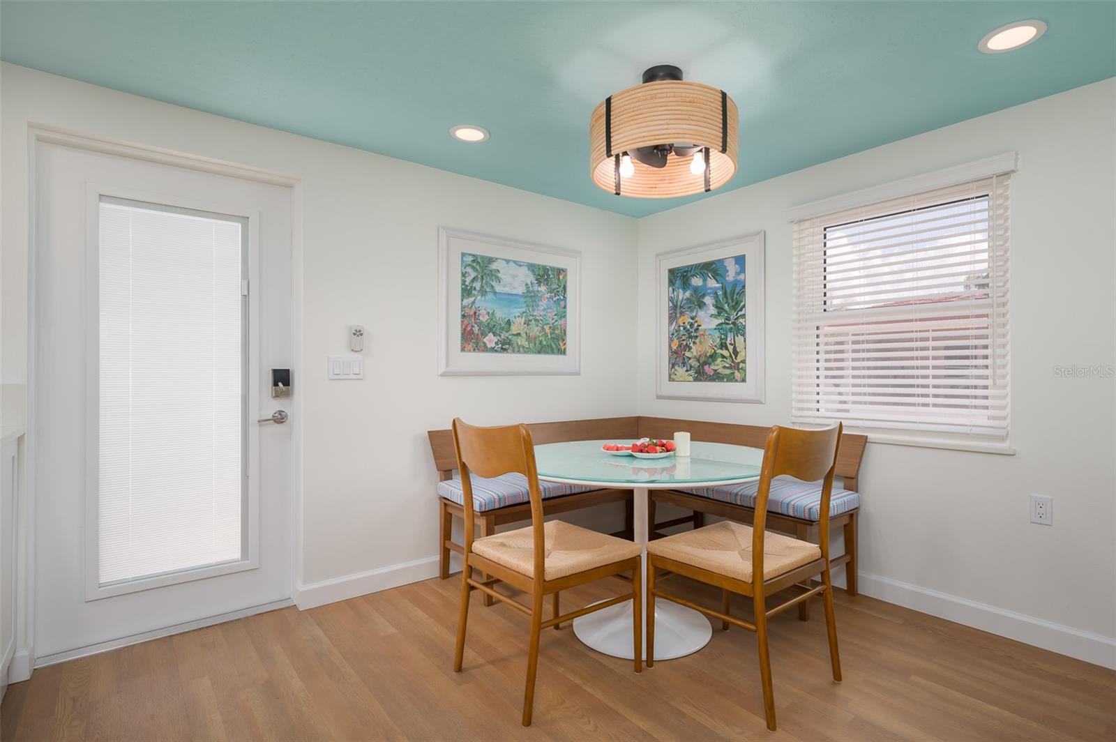 Image 17 of 45 For 6154 Midnight Pass Road A13