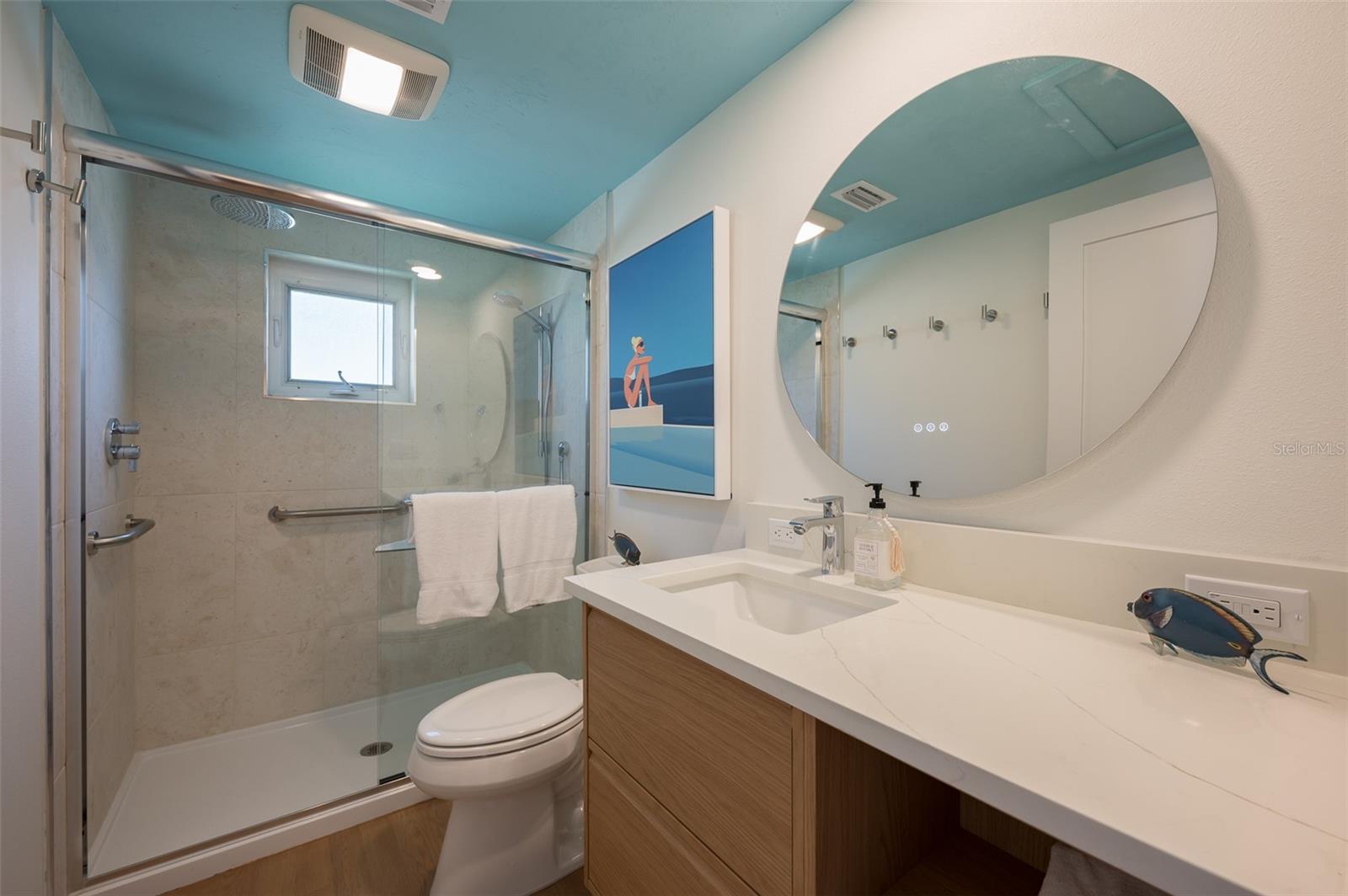 Image 21 of 45 For 6154 Midnight Pass Road A13