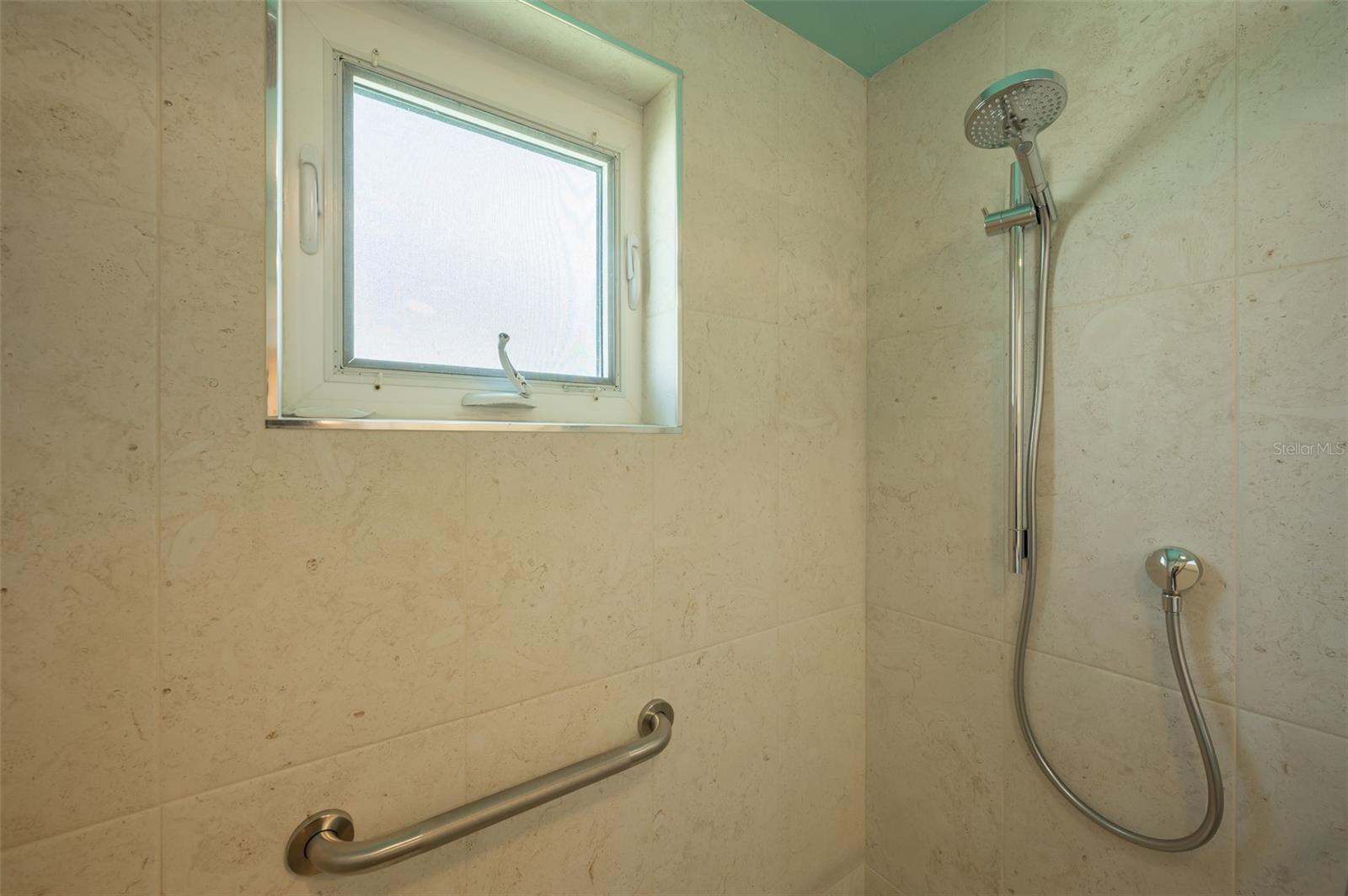 Image 22 of 45 For 6154 Midnight Pass Road A13