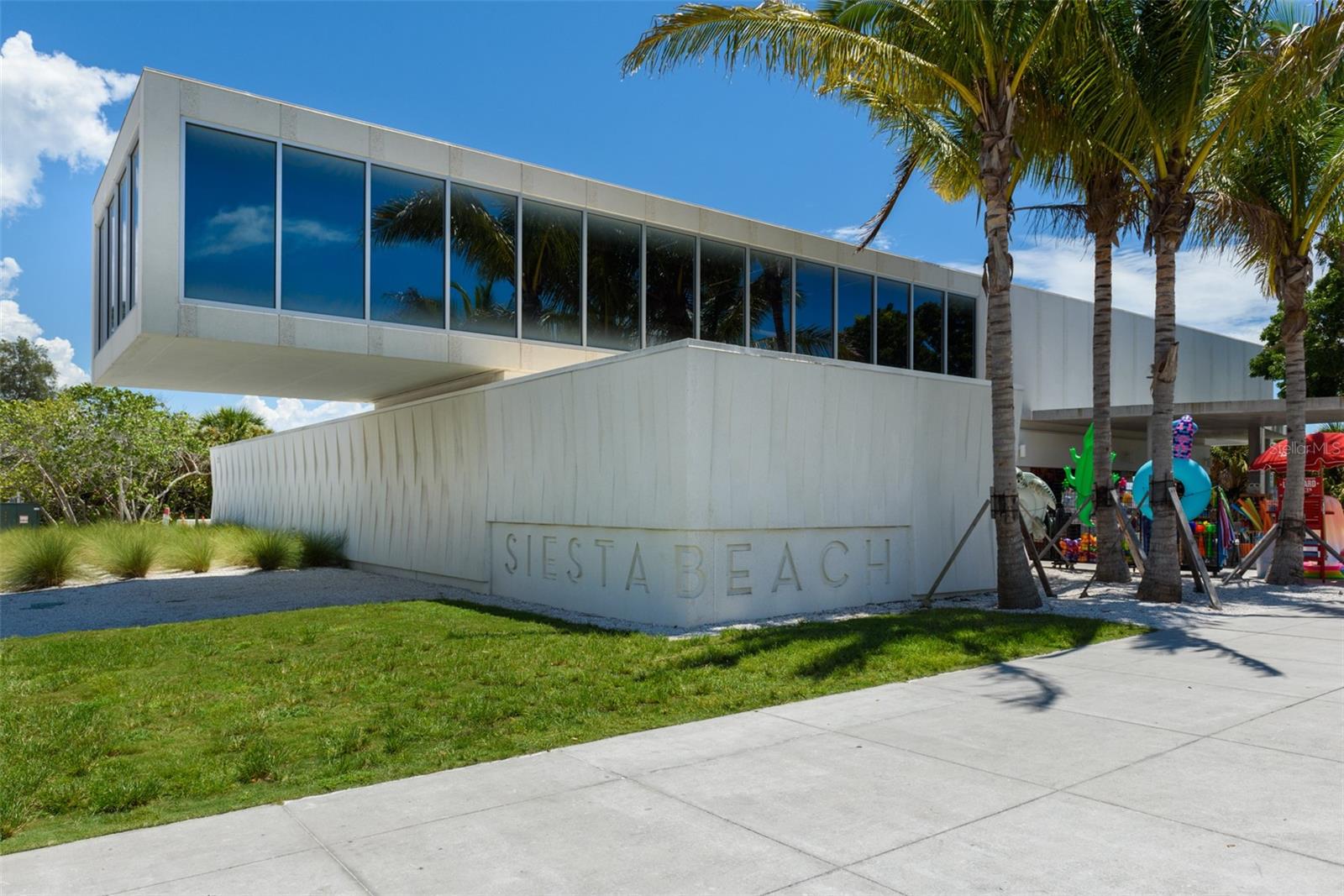 Image 39 of 45 For 6154 Midnight Pass Road A13